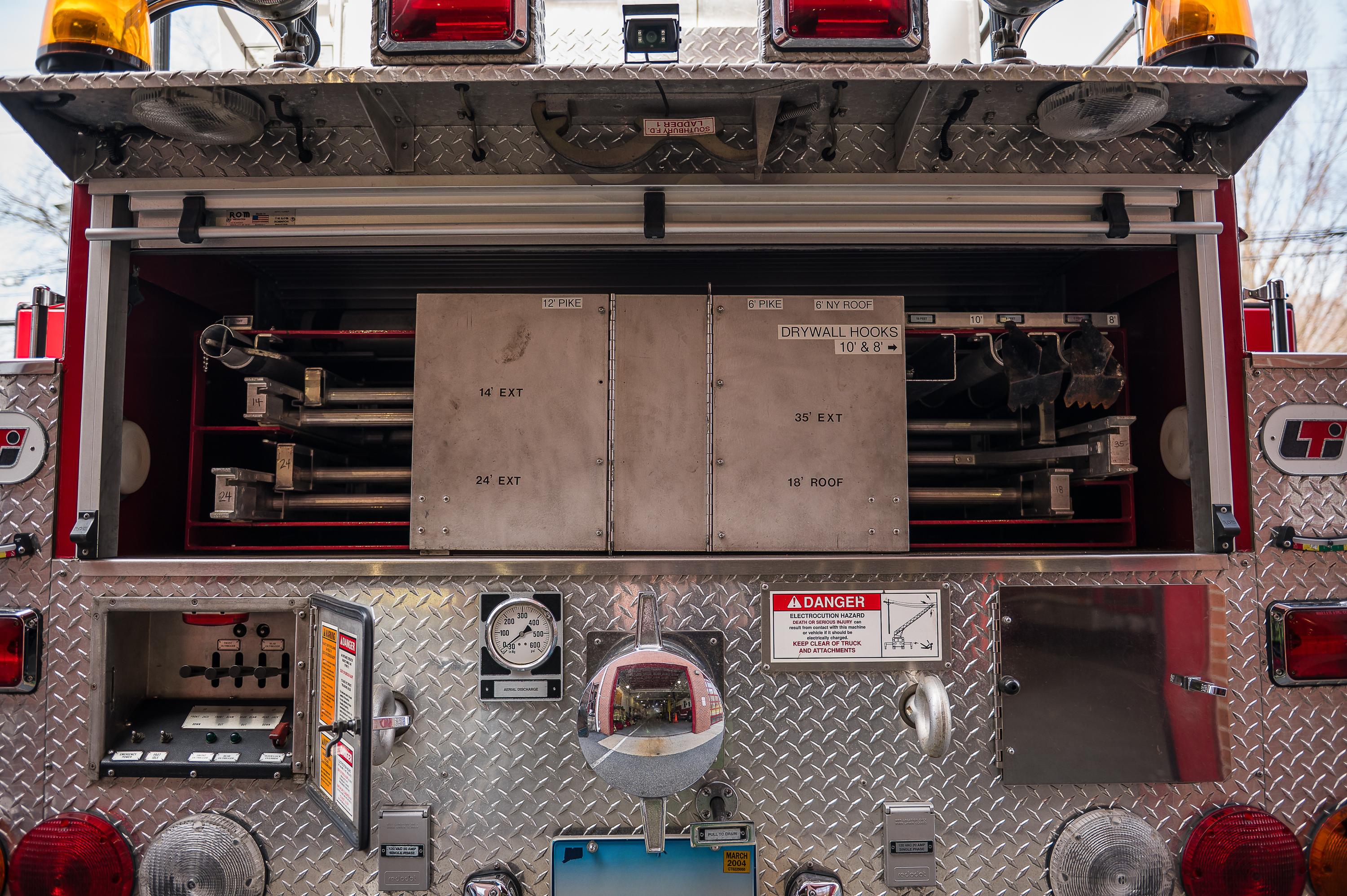 1997 102' LTI/Simon Duplex Ladder - image 16