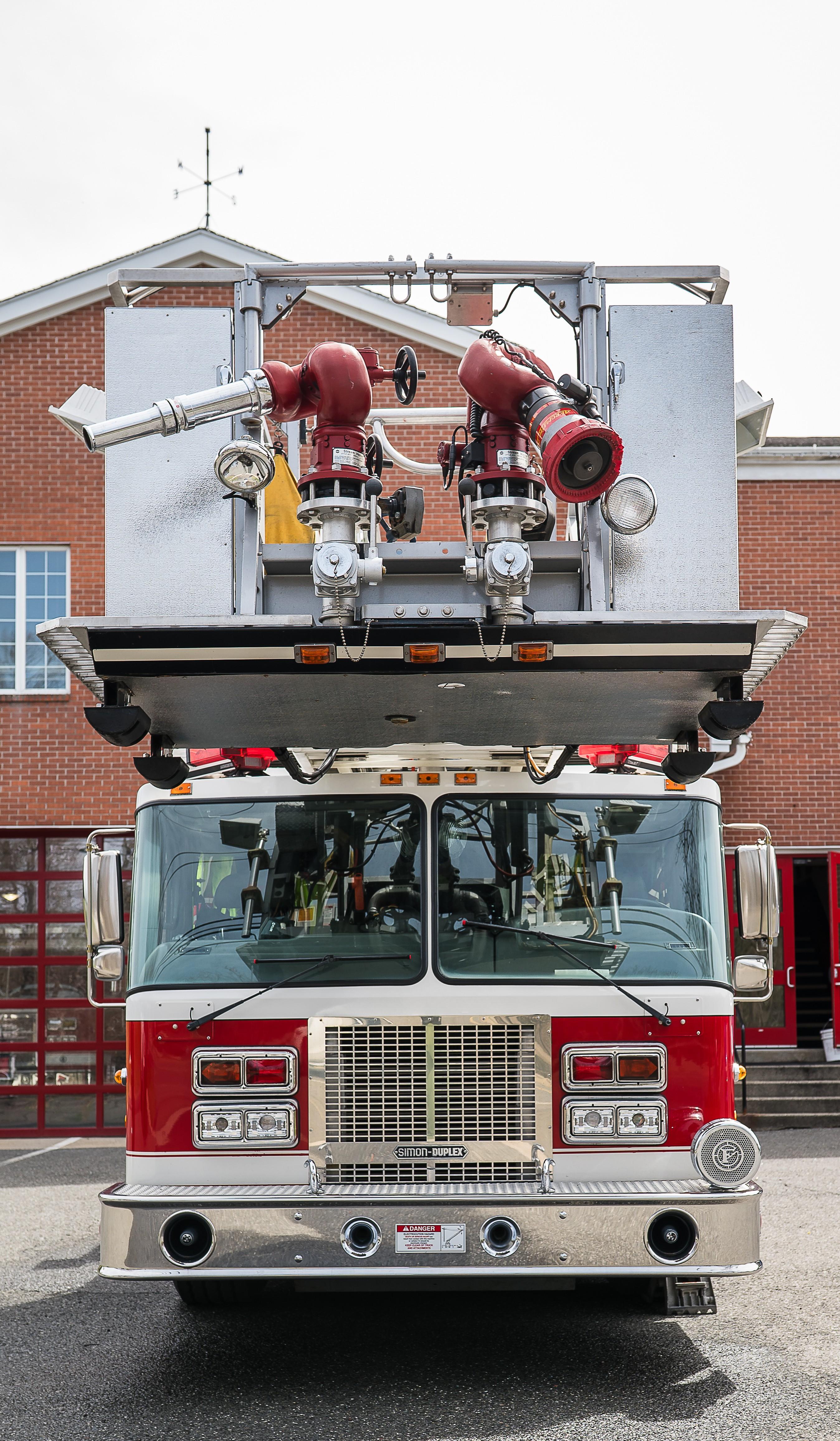 1997 102' LTI/Simon Duplex Ladder - image 11