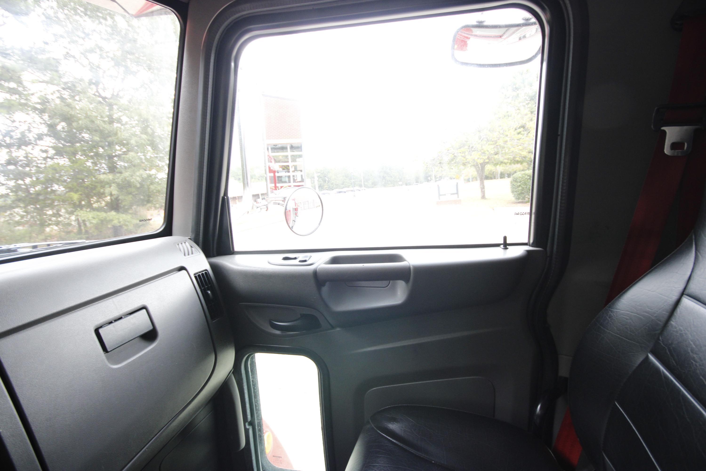 2011 Peterbilt Pumper Tanker - image 35
