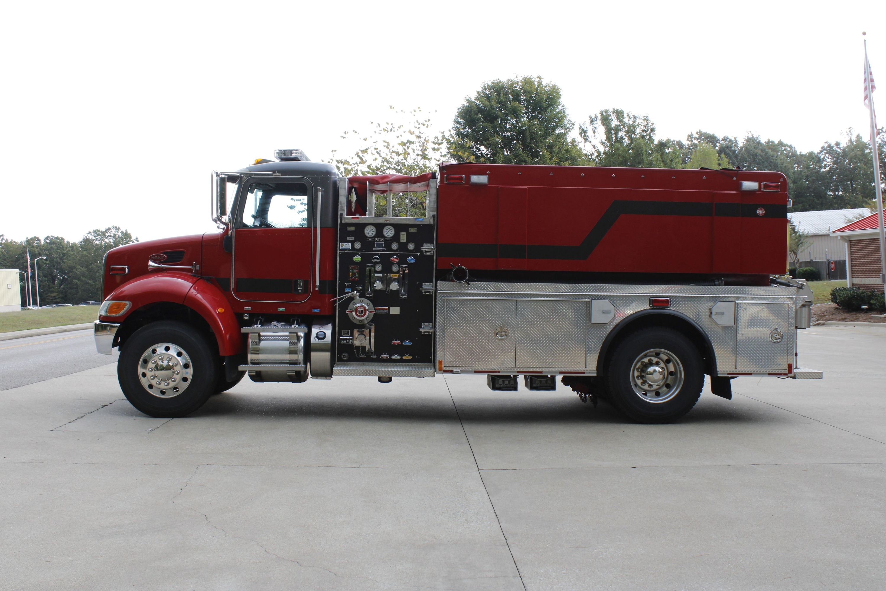 2011 Peterbilt Pumper Tanker - image 5