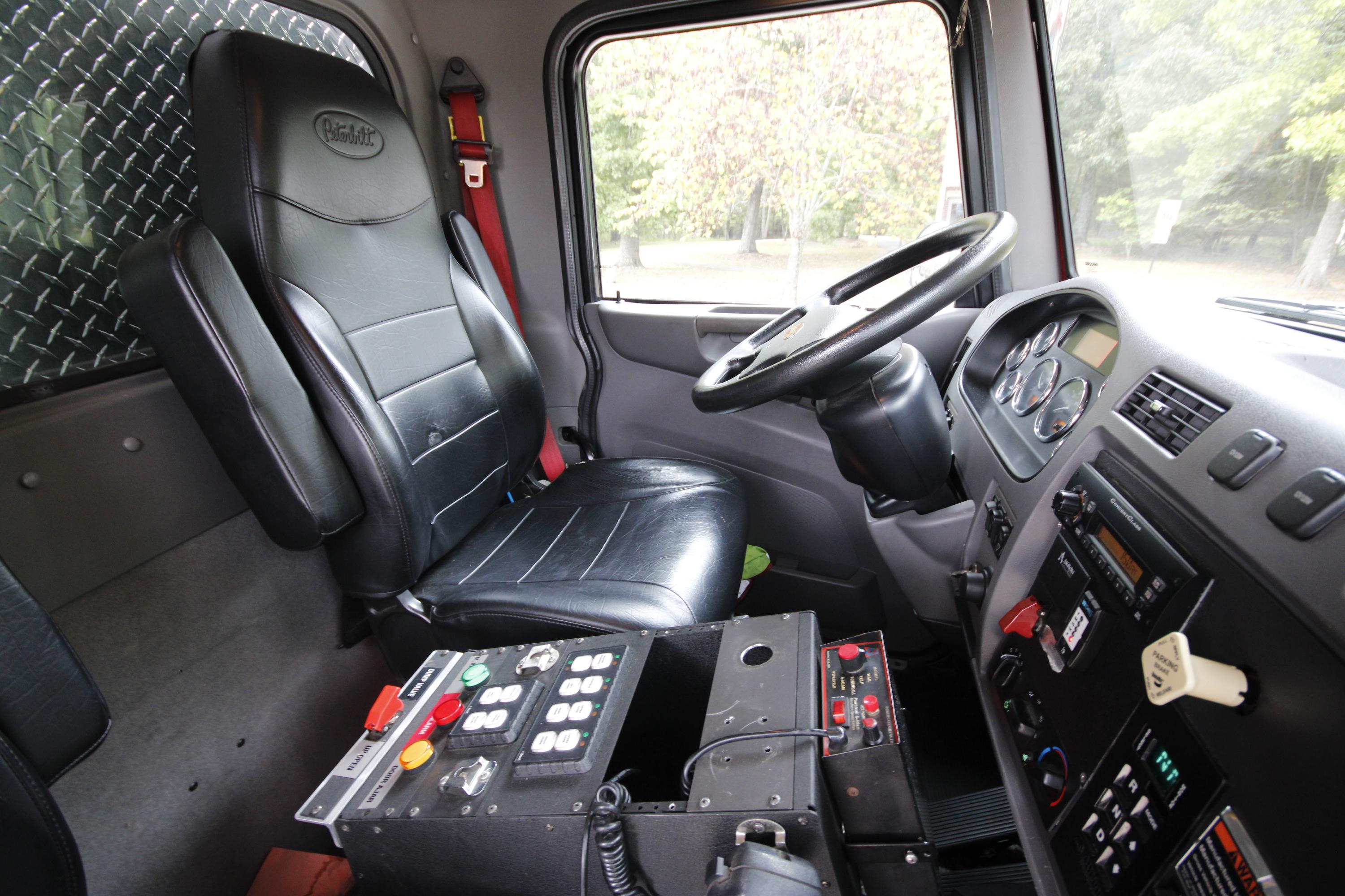 2011 Peterbilt Pumper Tanker - image 18