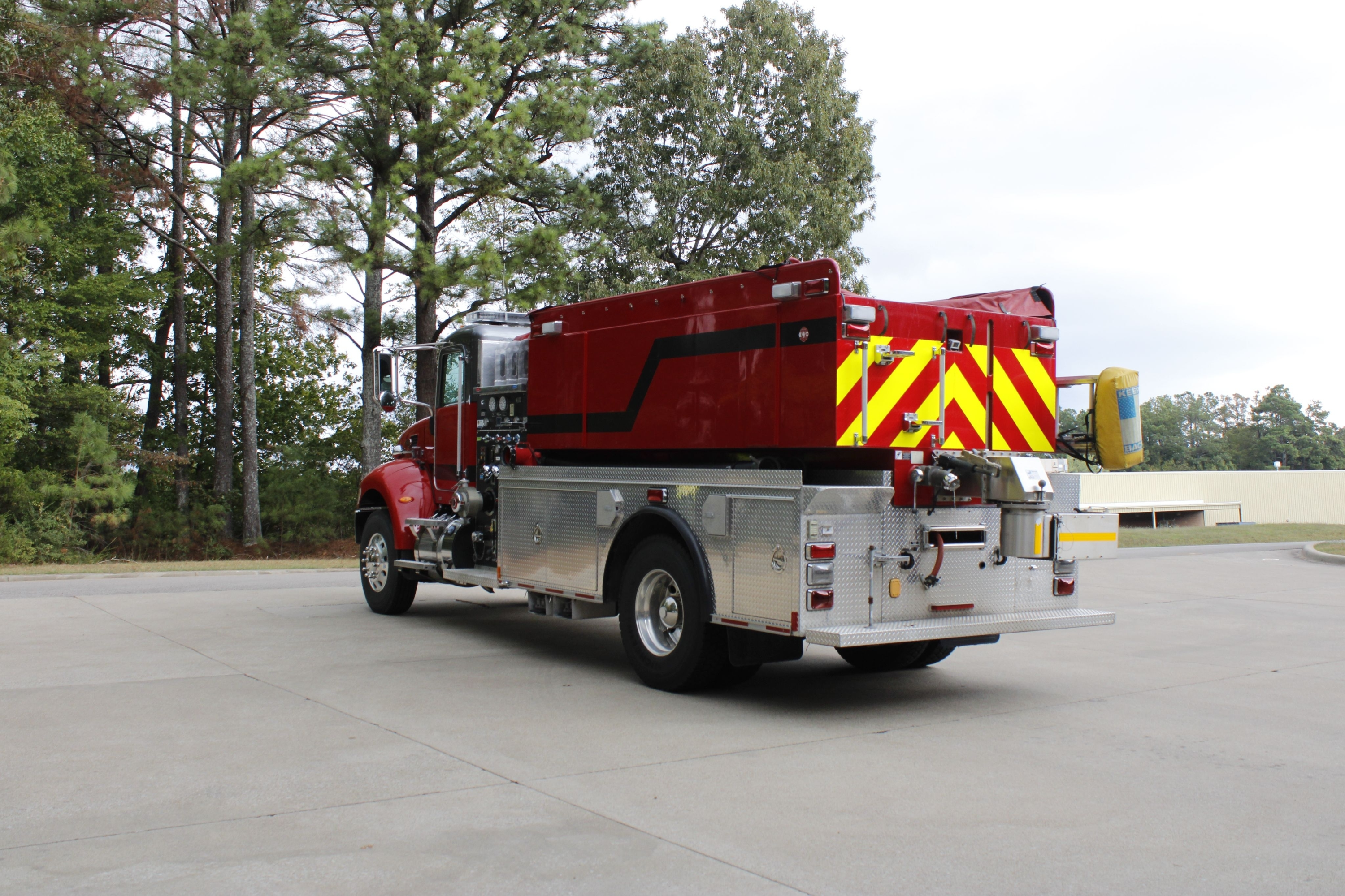 2011 Peterbilt Pumper Tanker - image 11