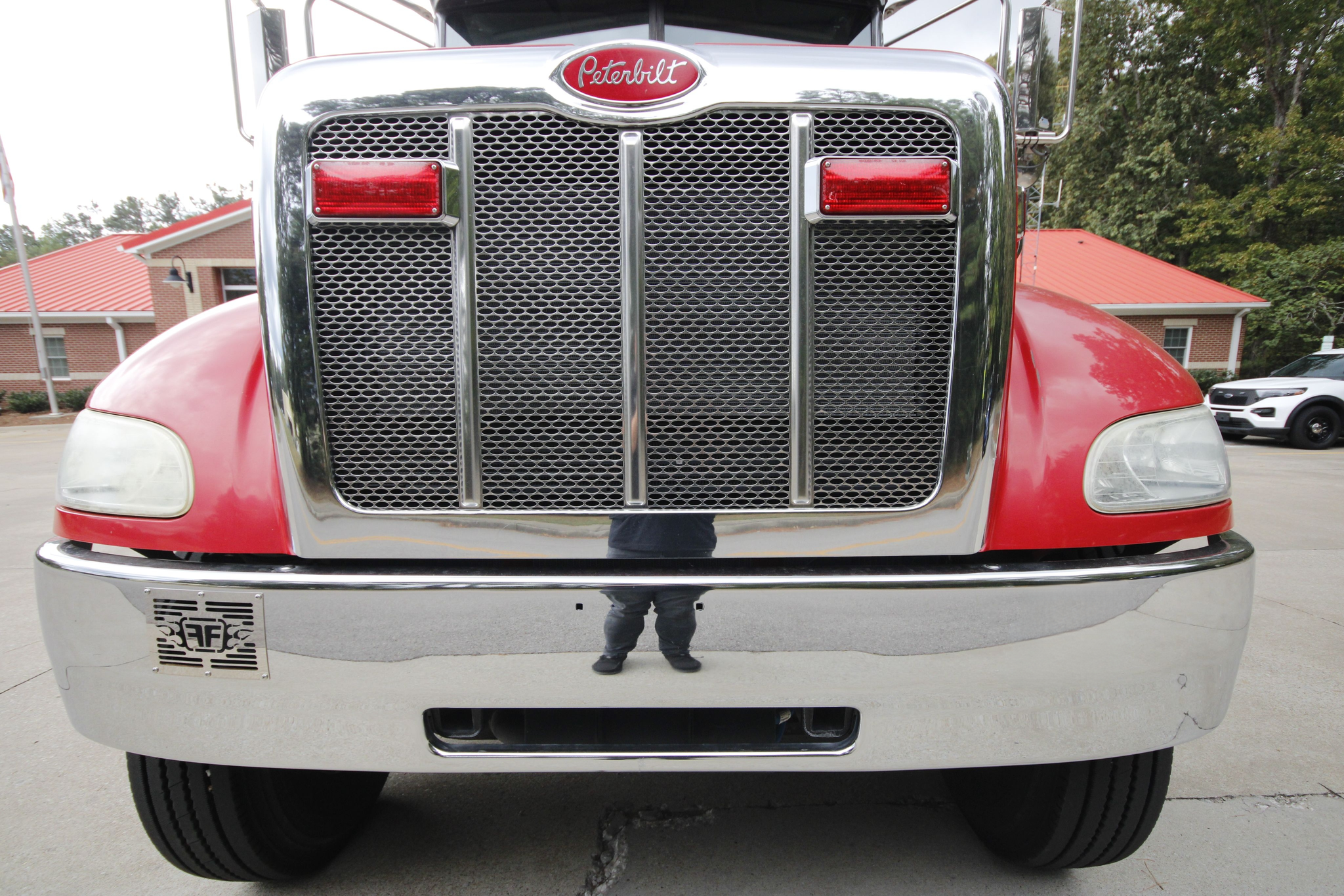 2011 Peterbilt Pumper Tanker - image 4