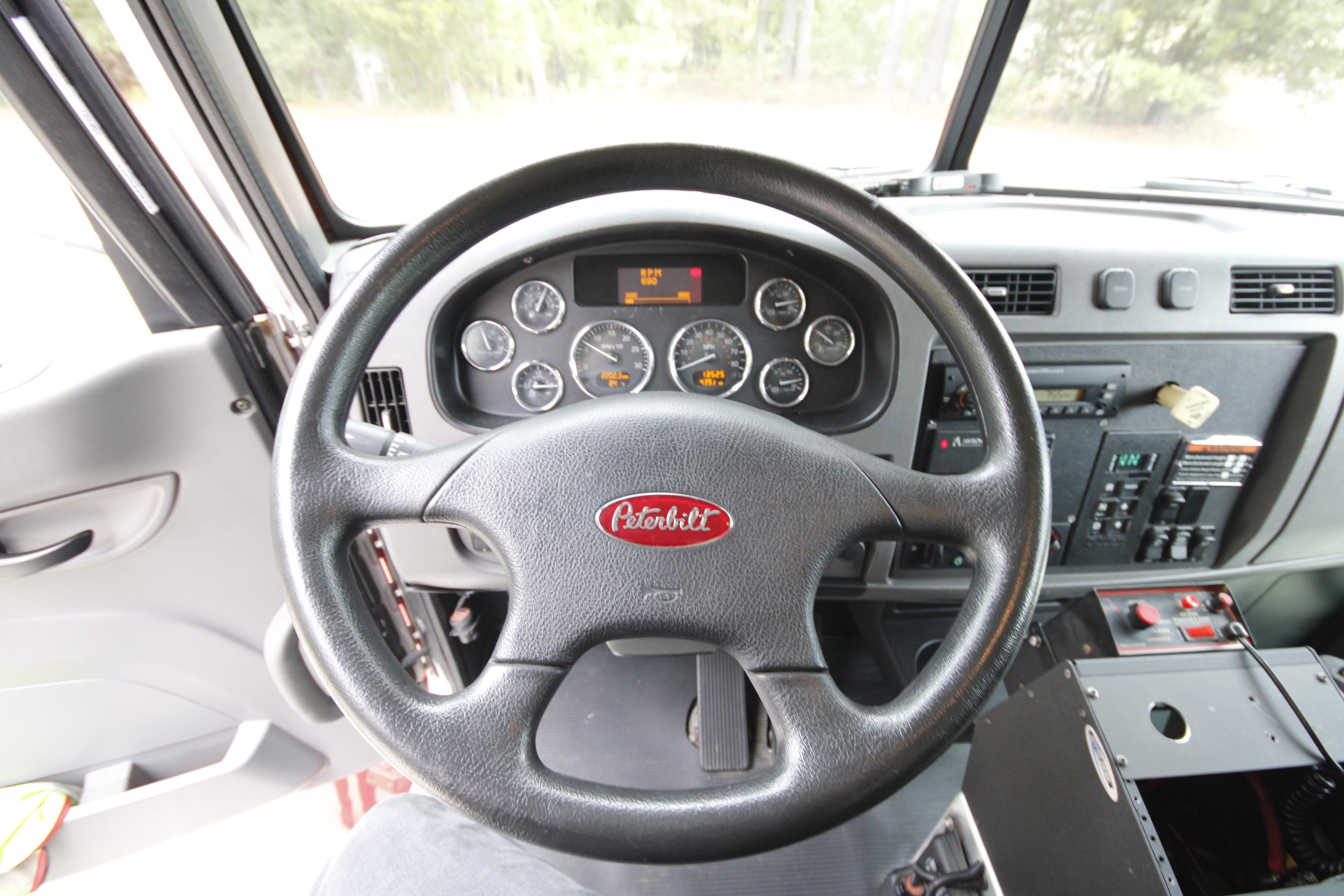 2011 Peterbilt Pumper Tanker - image 29