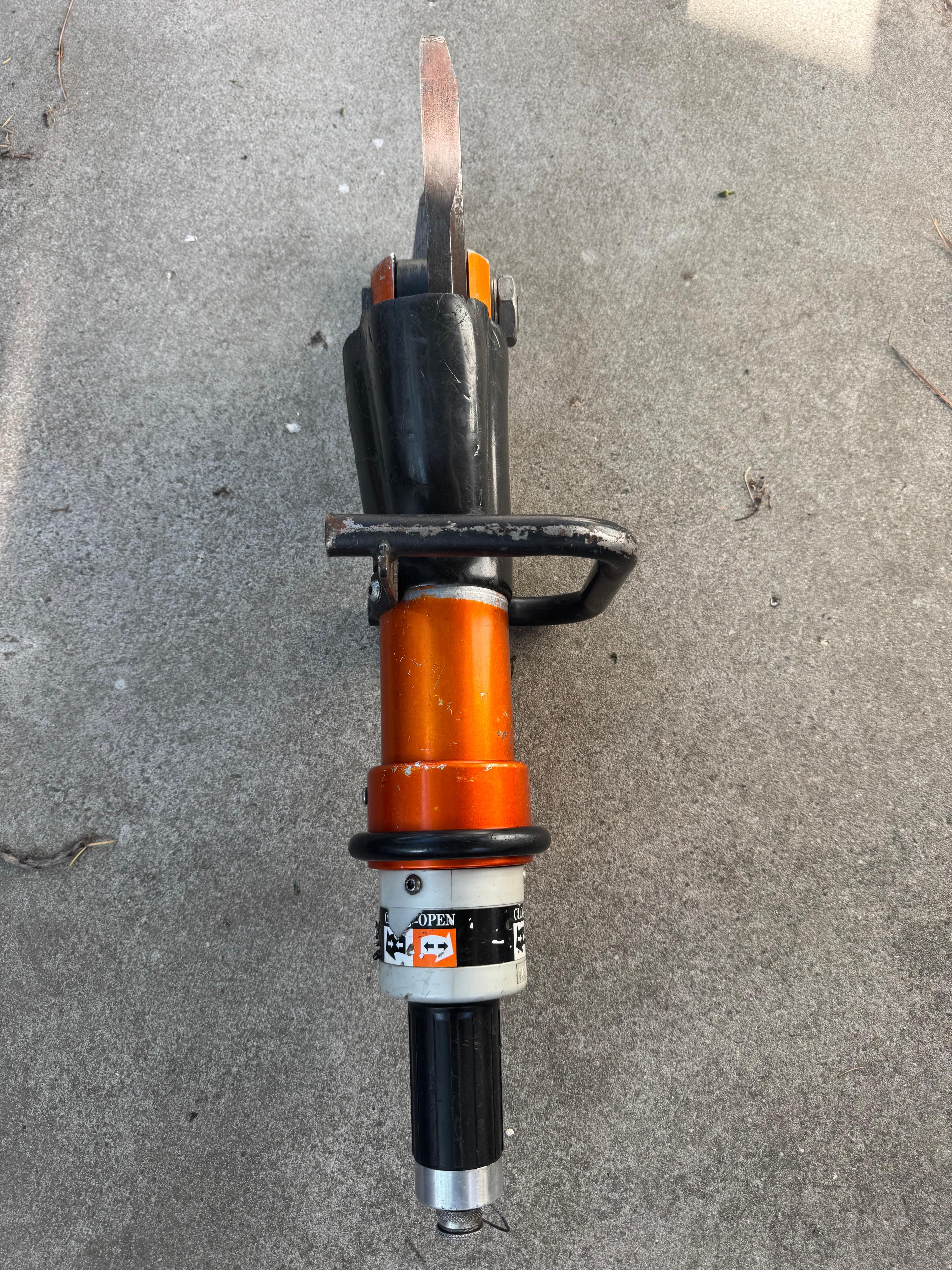 Holmatro 3035-NCT Cutter Hydraulic Jaws Of Life Rescue Tool - image 5