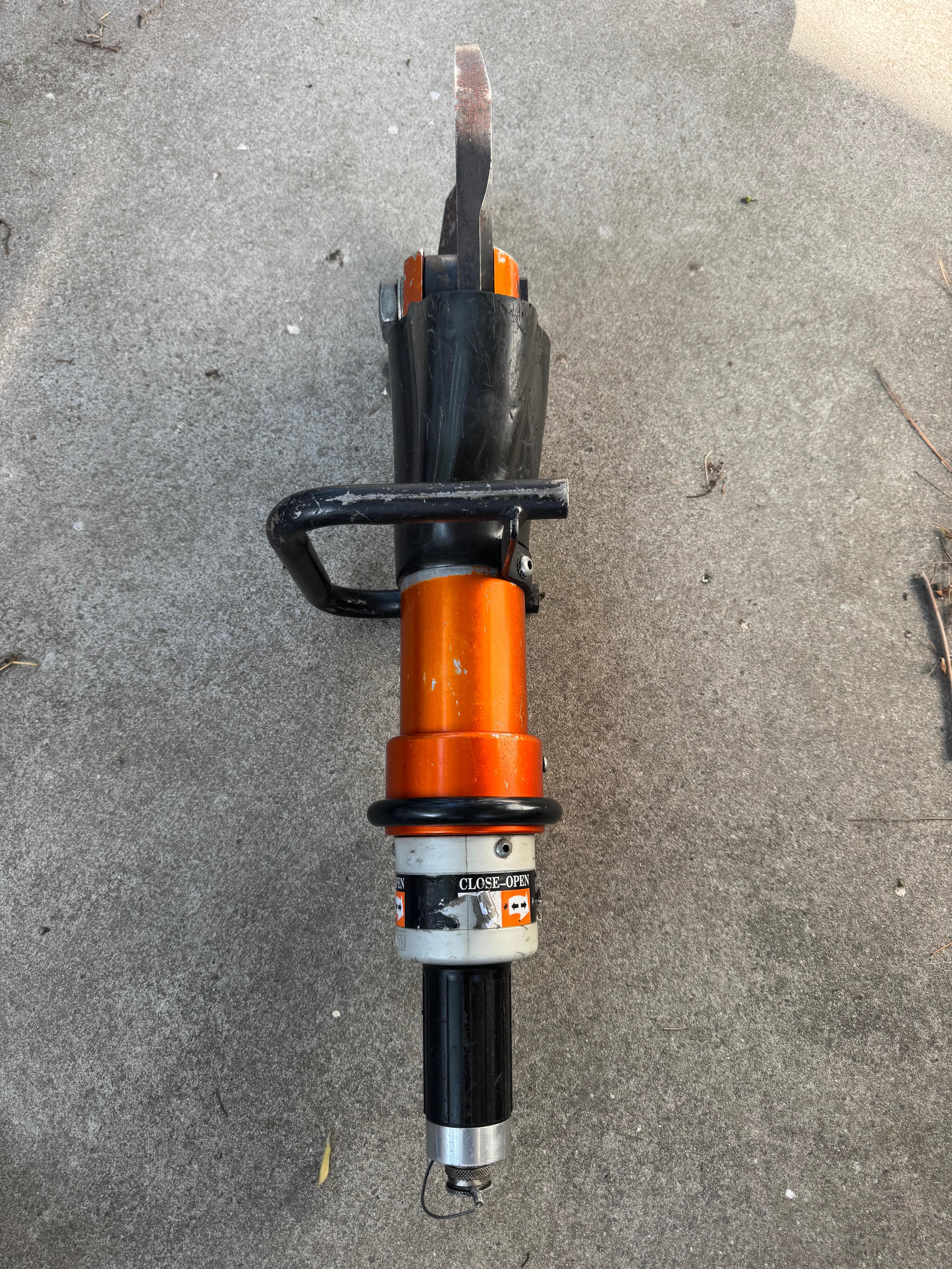 Holmatro 3035-NCT Cutter Hydraulic Jaws Of Life Rescue Tool - image 10