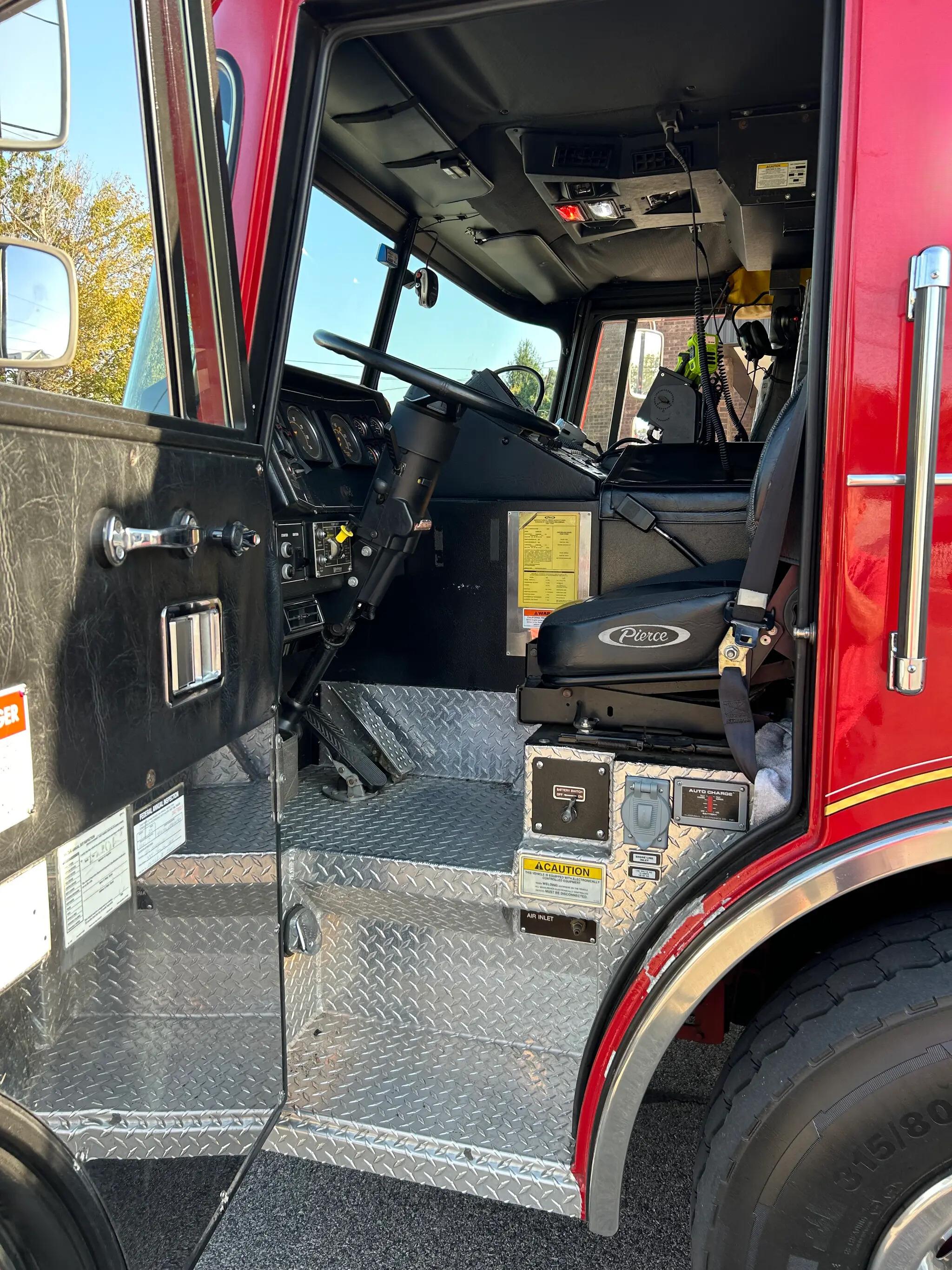 1996 Pierce Saber Engine - image 12