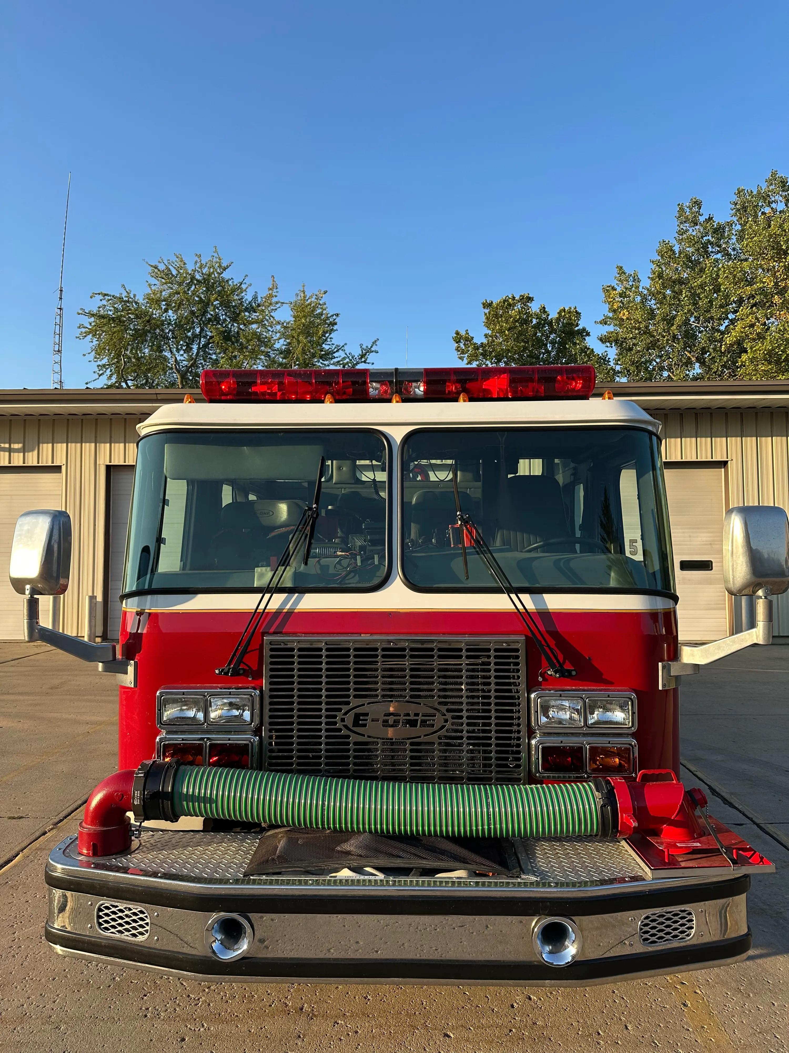 1996 E-One Cyclone Pumper - image 7