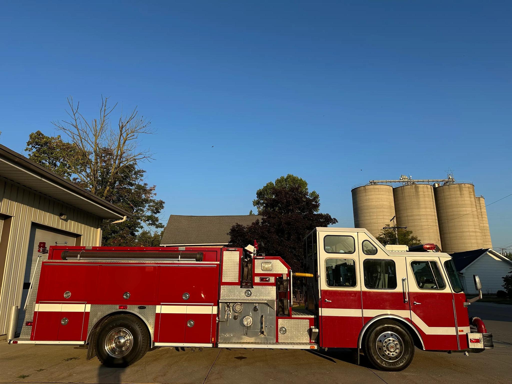 1996 E-One Cyclone Pumper - image 5