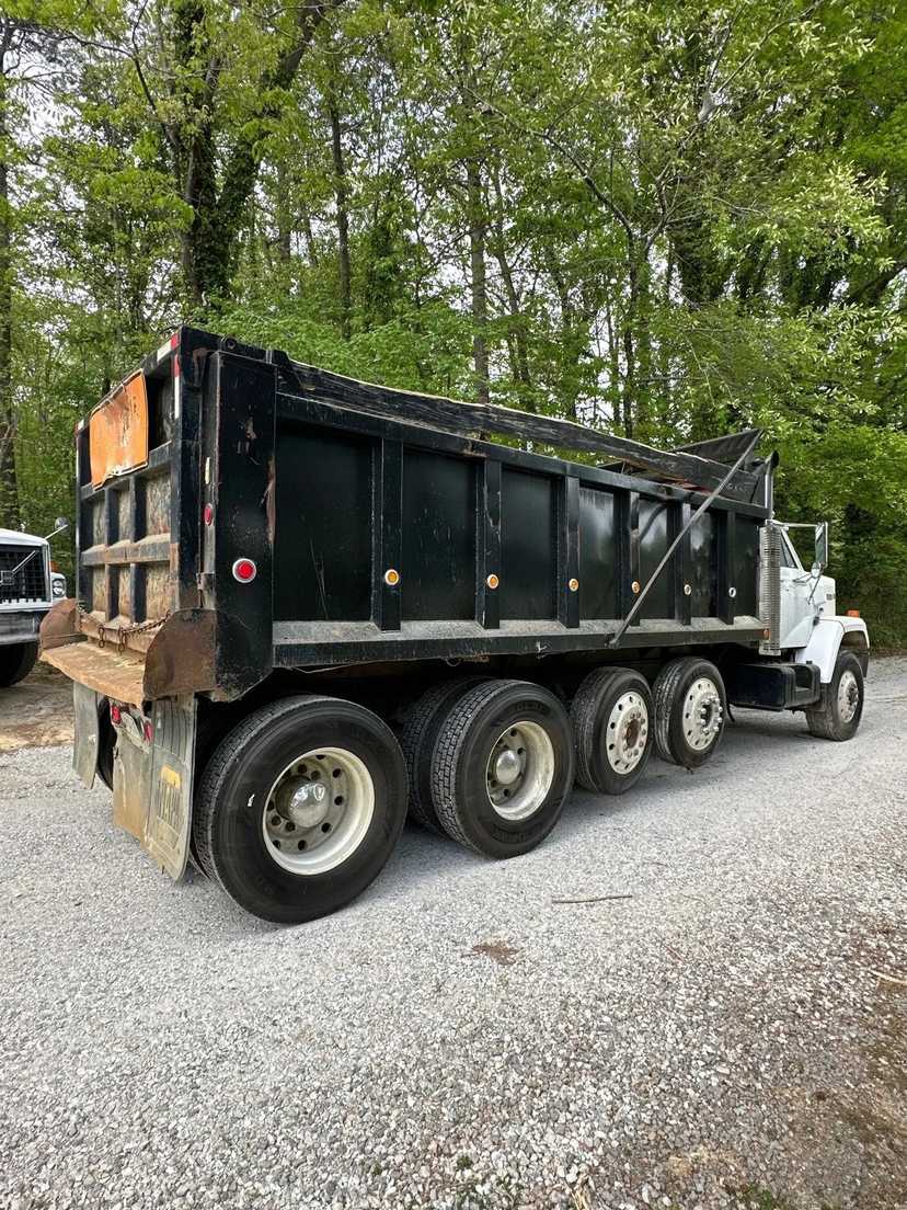1989 GMC Brigadere — photo 4