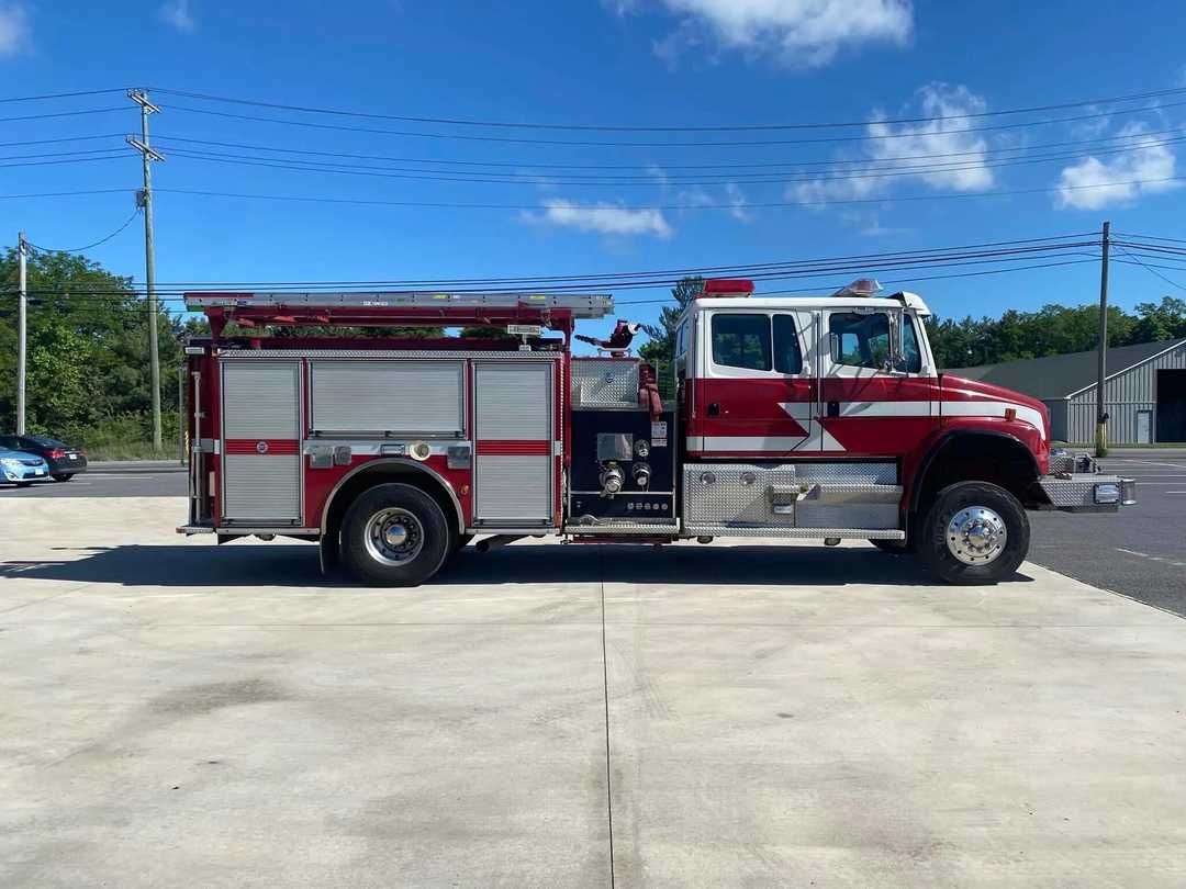 2001 Pierce Freightliner 4x4 Commercial Pumper
