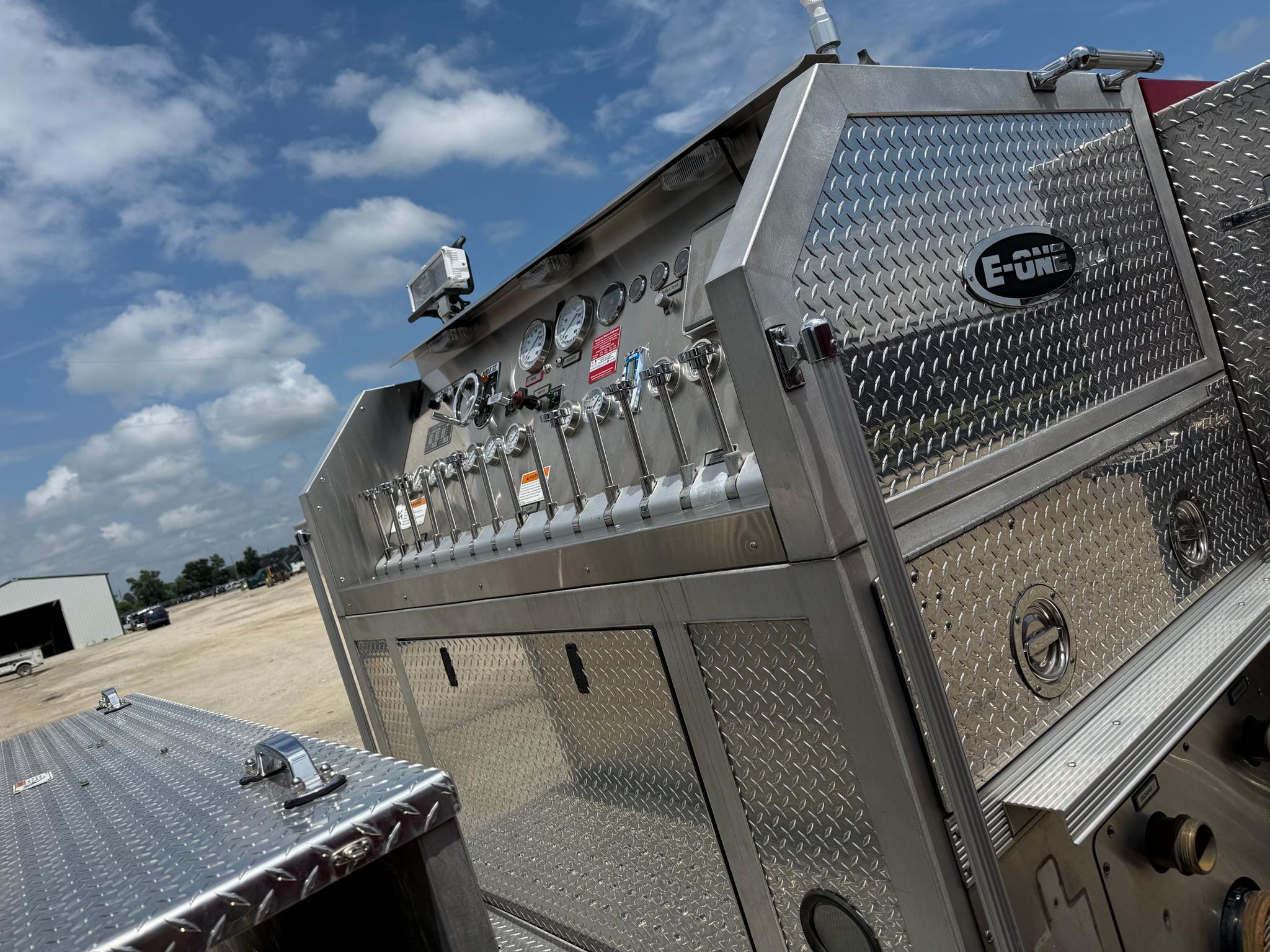 2012 E-ONE PUMPER - image 3
