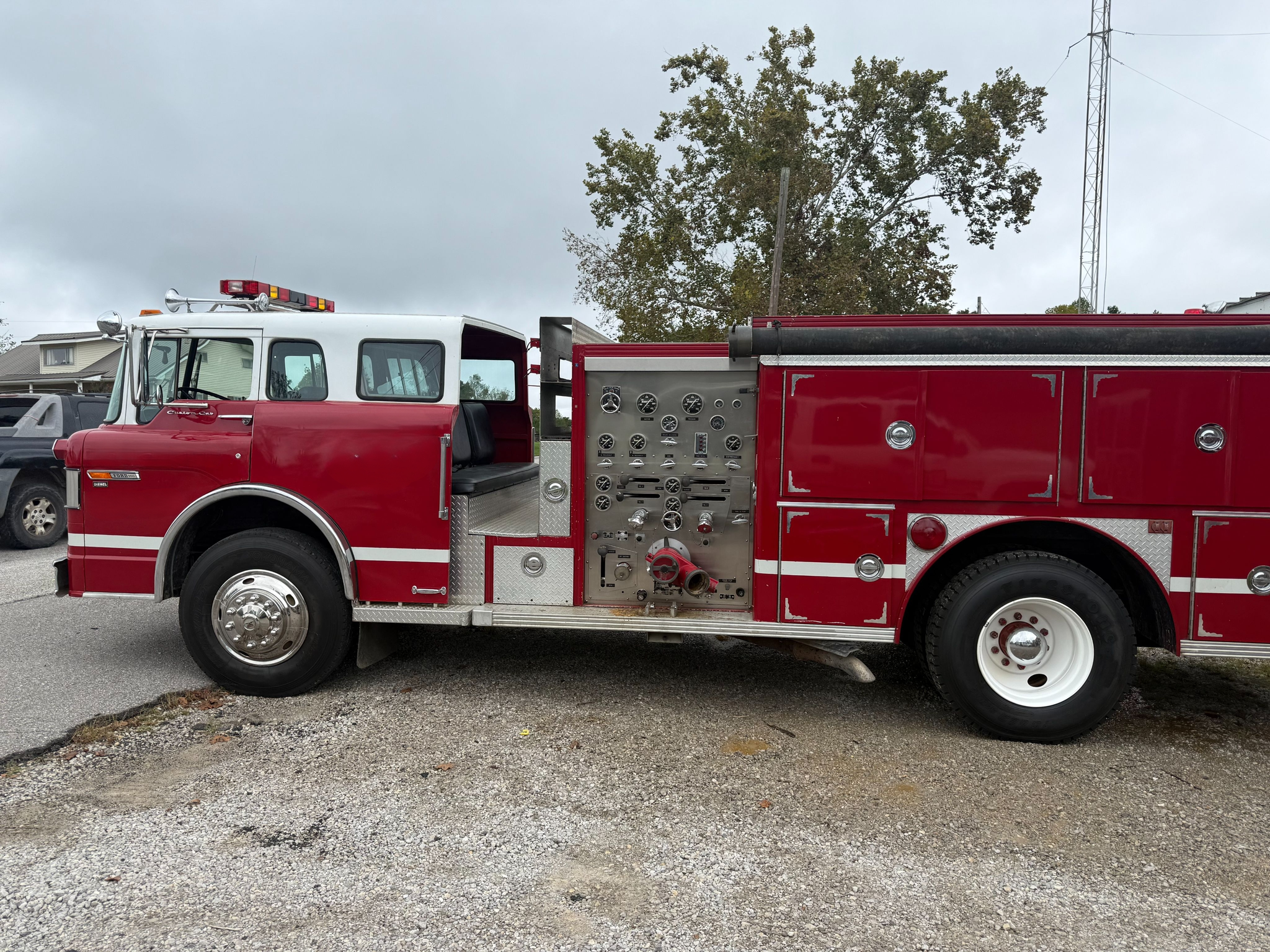 1989 Ford 8000 Pumper - image 4