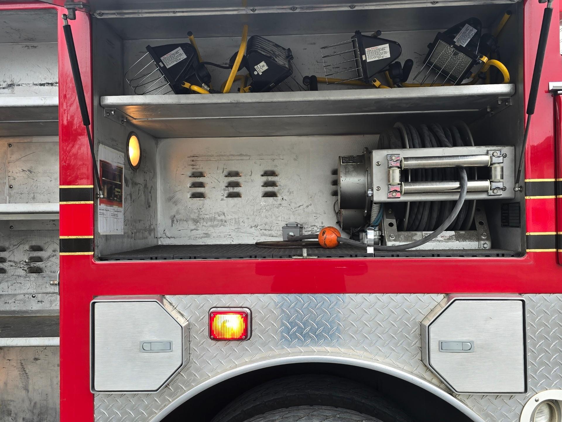 1998 E-One 95' Aerial - image 40