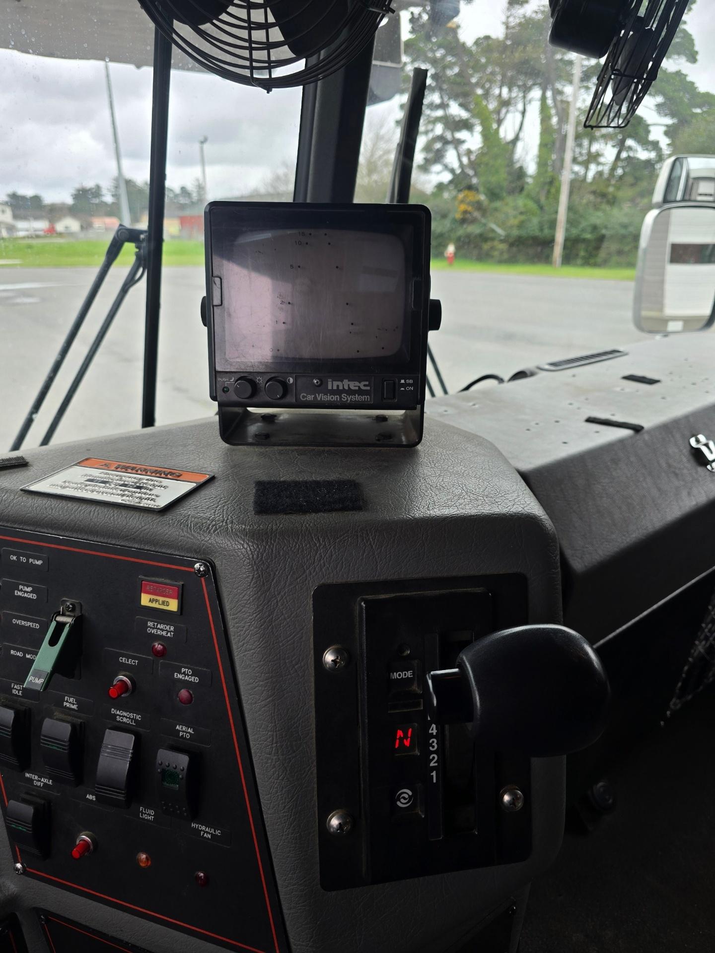1998 E-One 95' Aerial - image 10