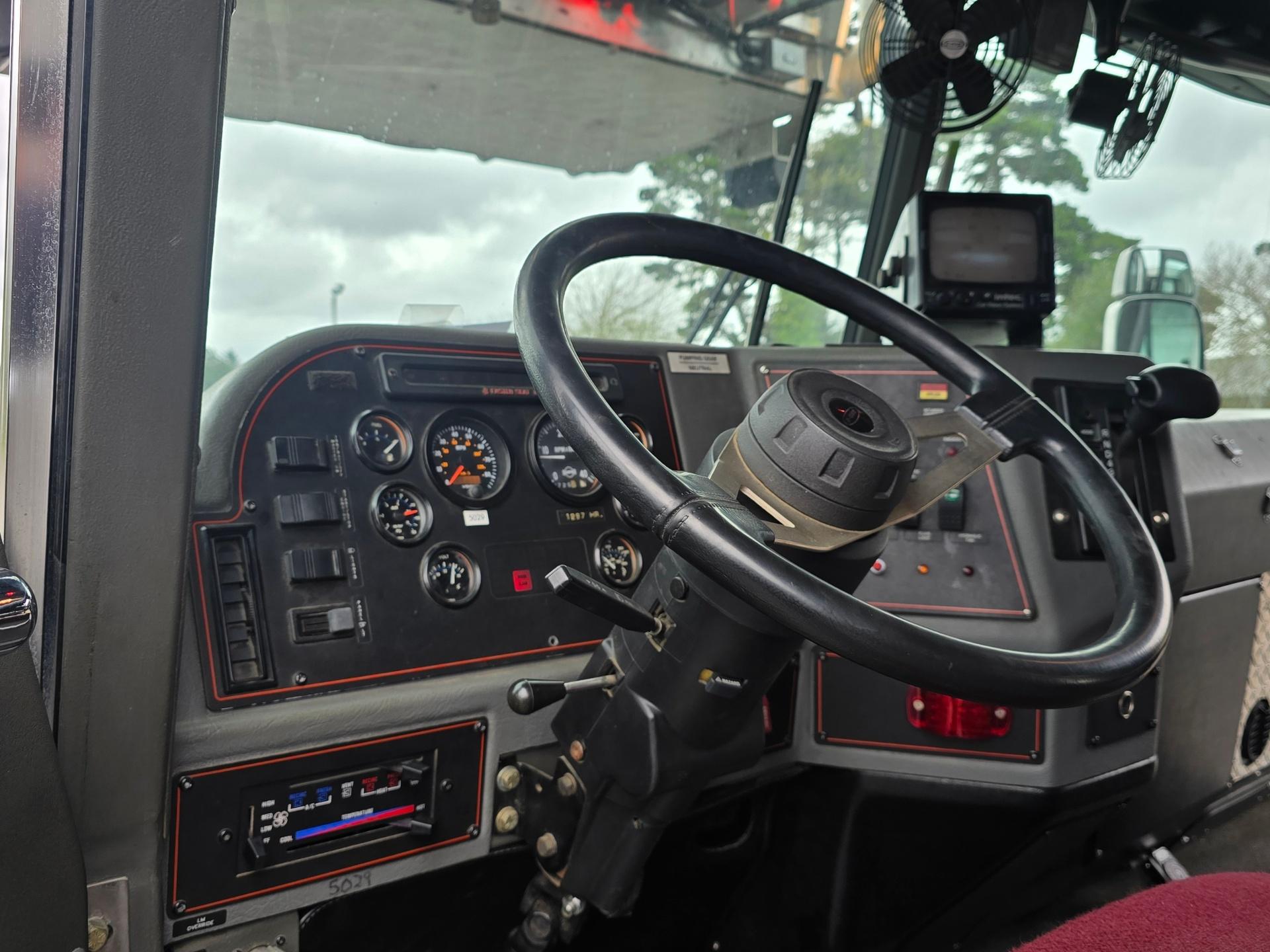 1998 E-One 95' Aerial - image 48