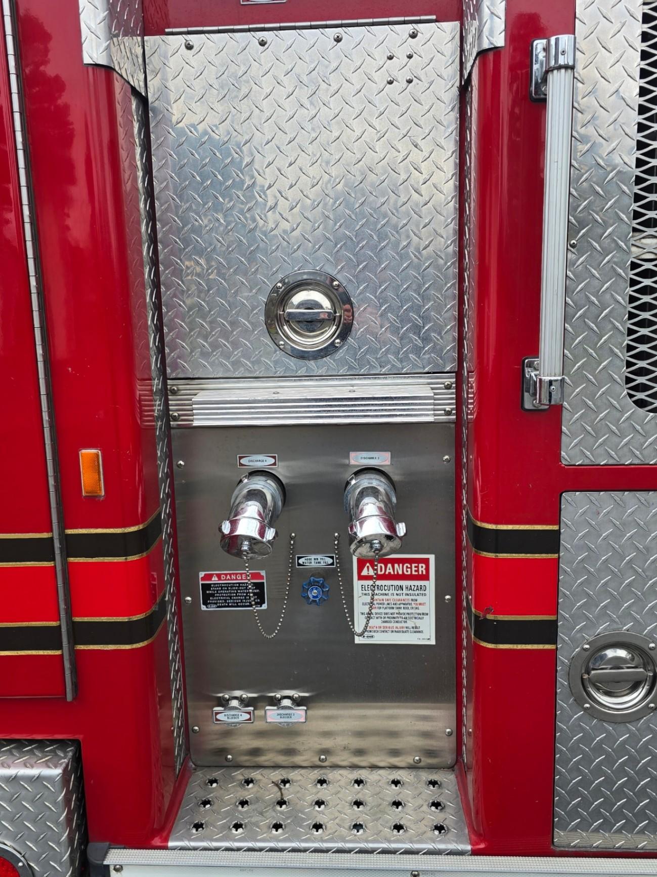 1998 E-One 95' Aerial - image 25