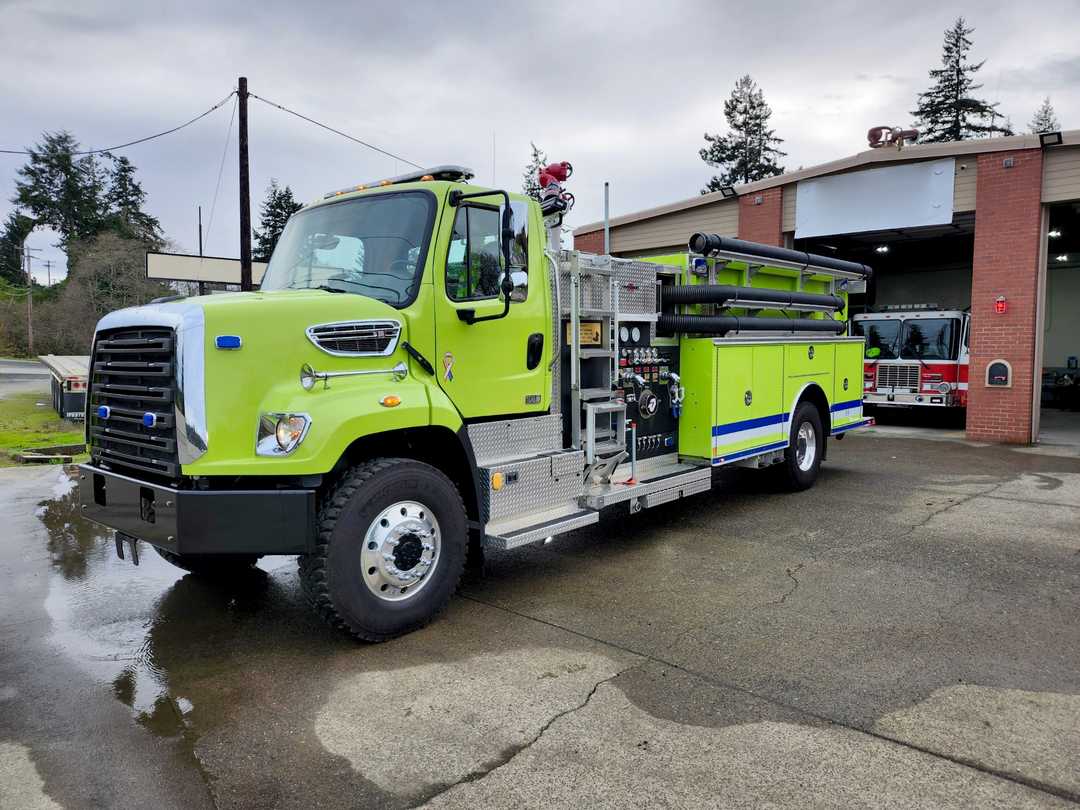 2018 Rosenbauer Freightliner 4x4 Pumper