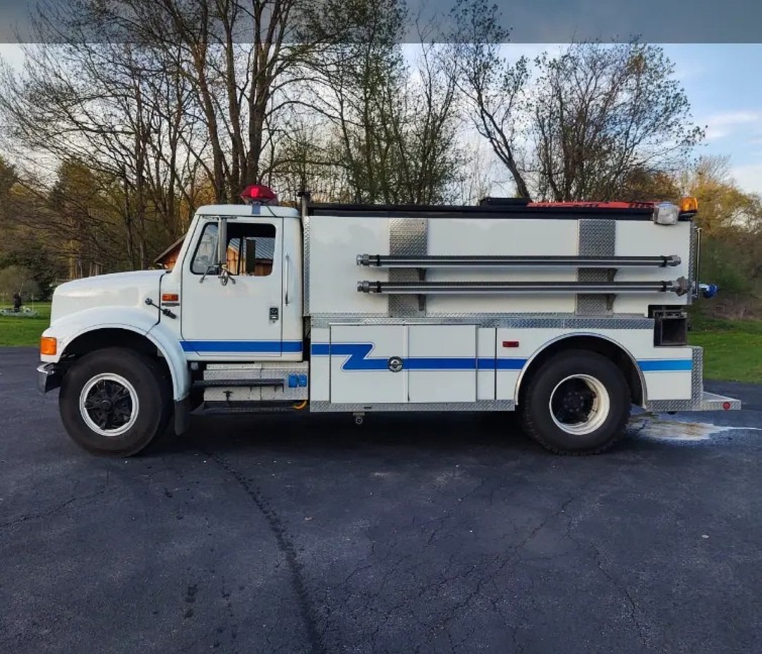 1992 International 1800 Gal. Tanker