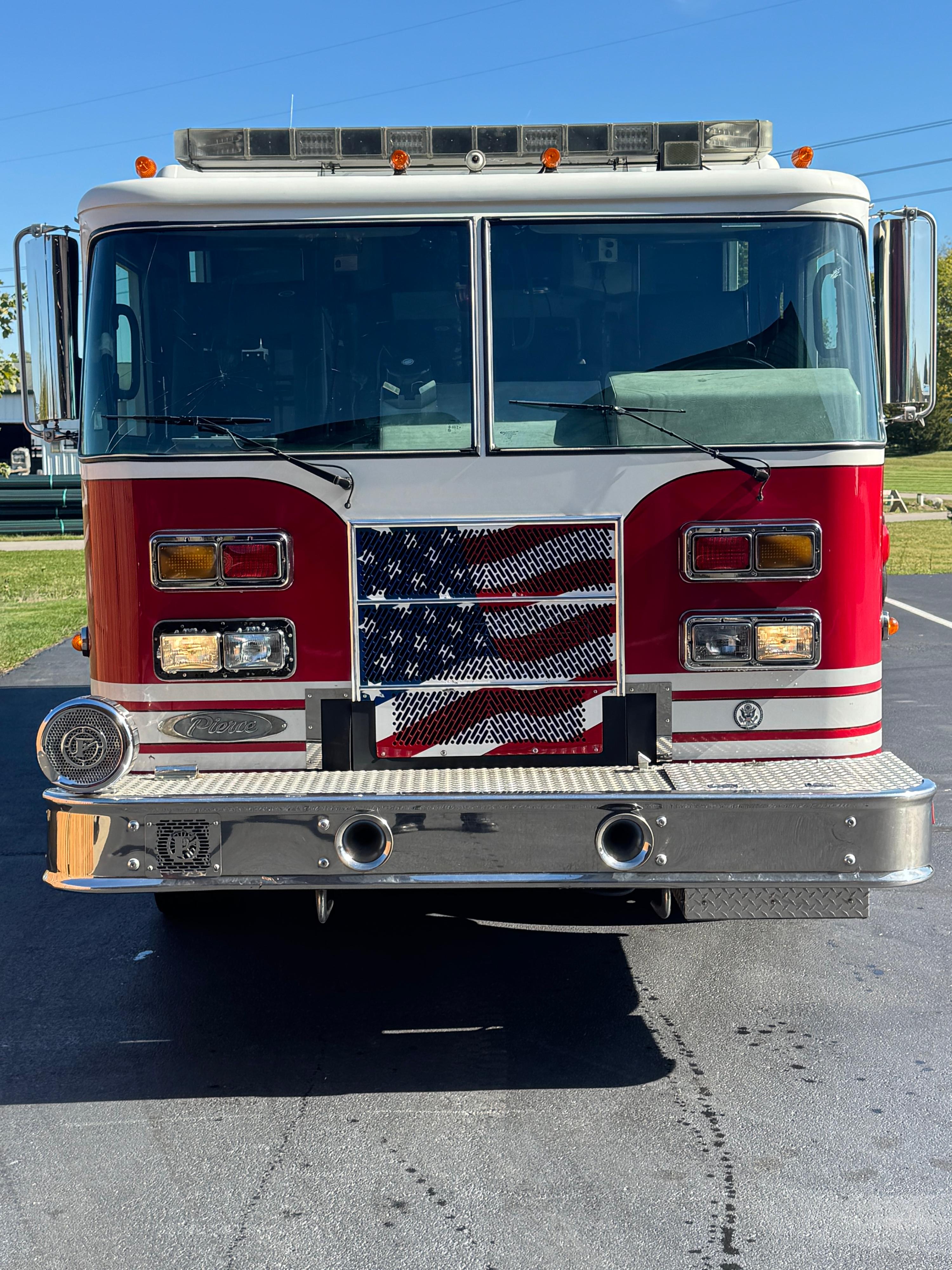 2006 Pierce Saber Pumper - image 2