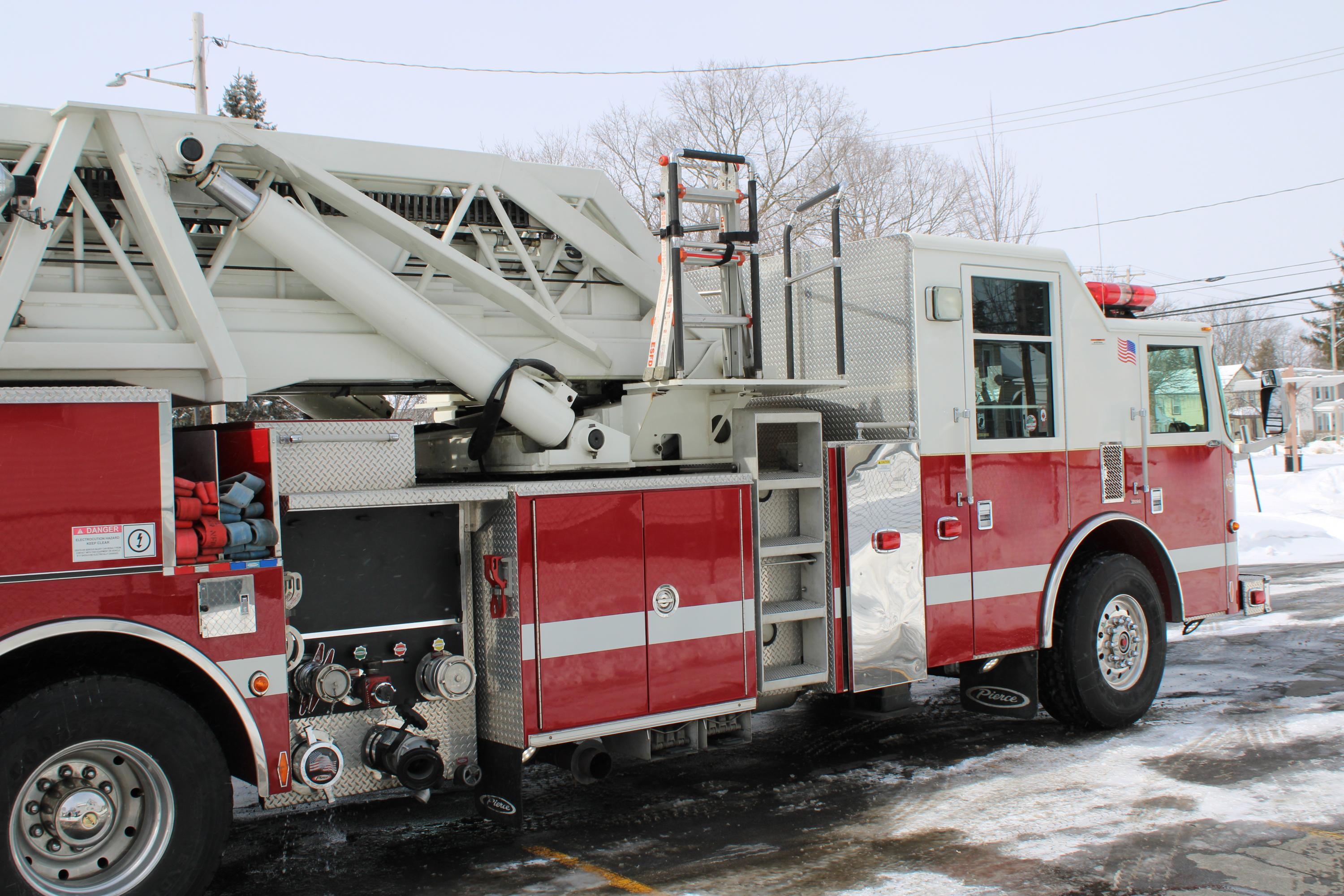 2003 Pierce 95' Mid-Mount Platform - image 6