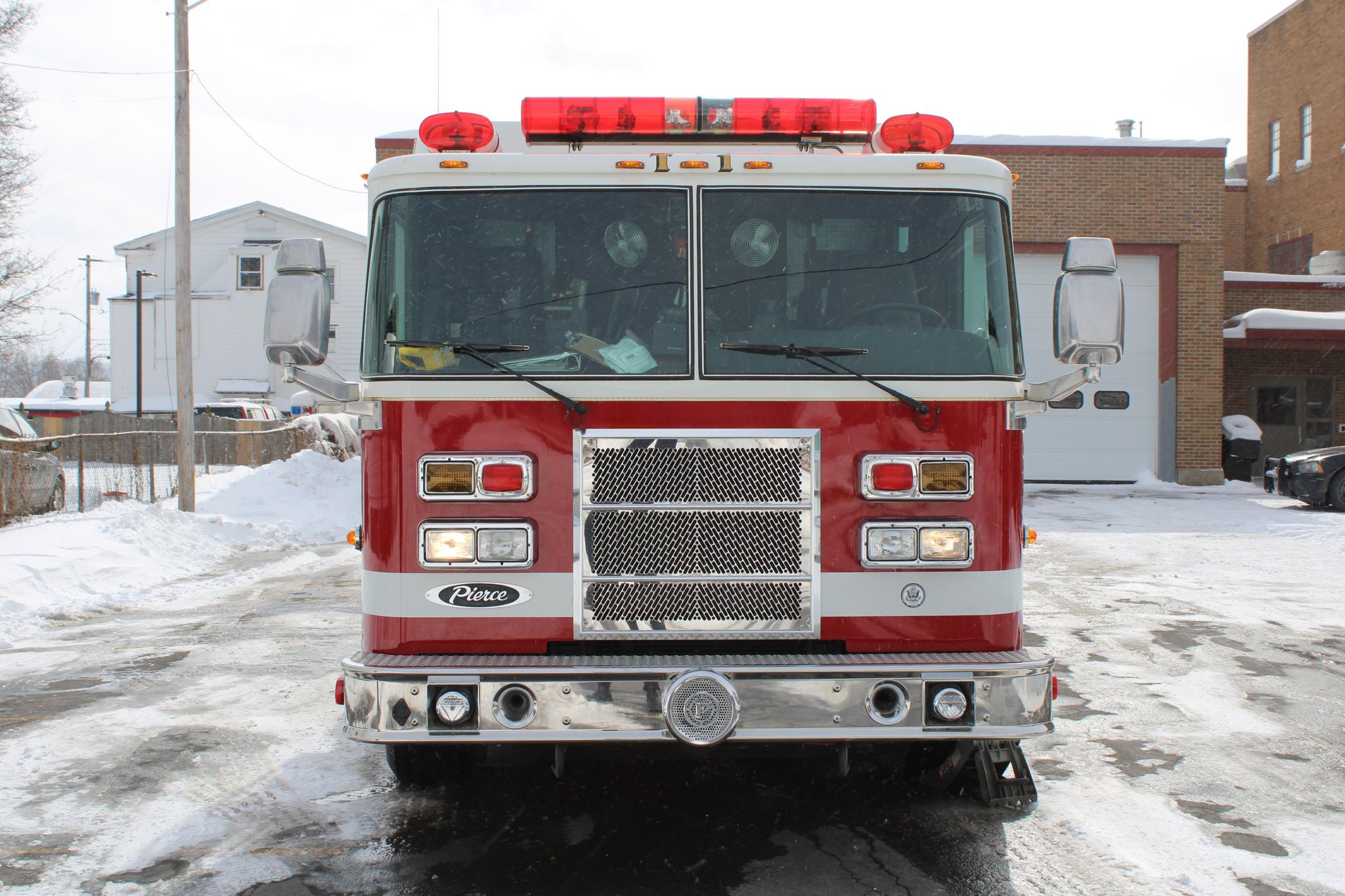 2003 Pierce 95' Mid-Mount Platform - image 2