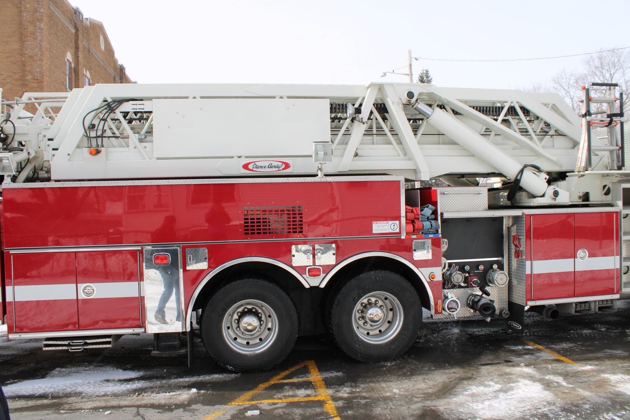2003 Pierce 95' Mid-Mount Platform - image 5