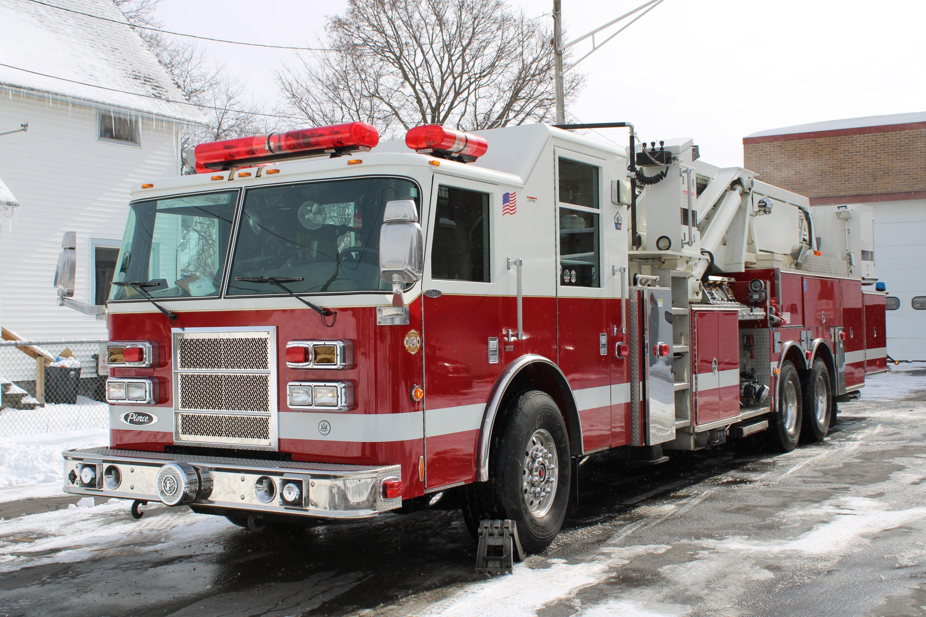 2003 Pierce 95' Mid-Mount Platform - image 11