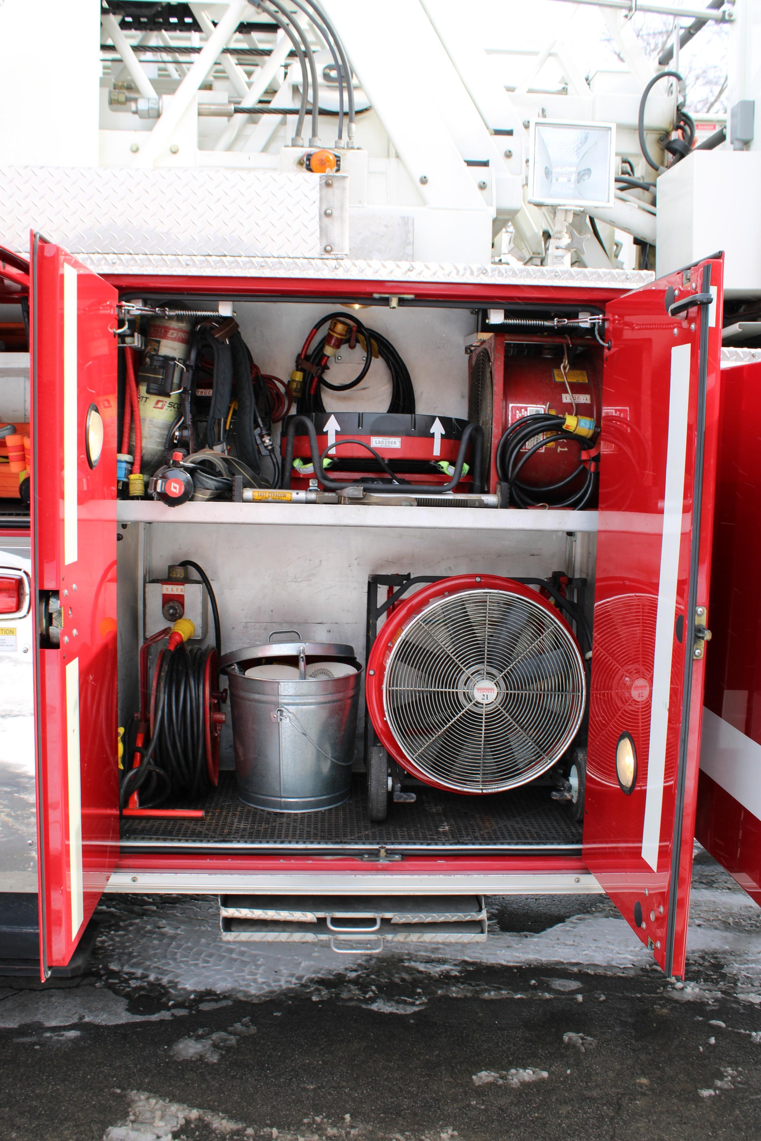 2003 Pierce 95' Mid-Mount Platform - image 14