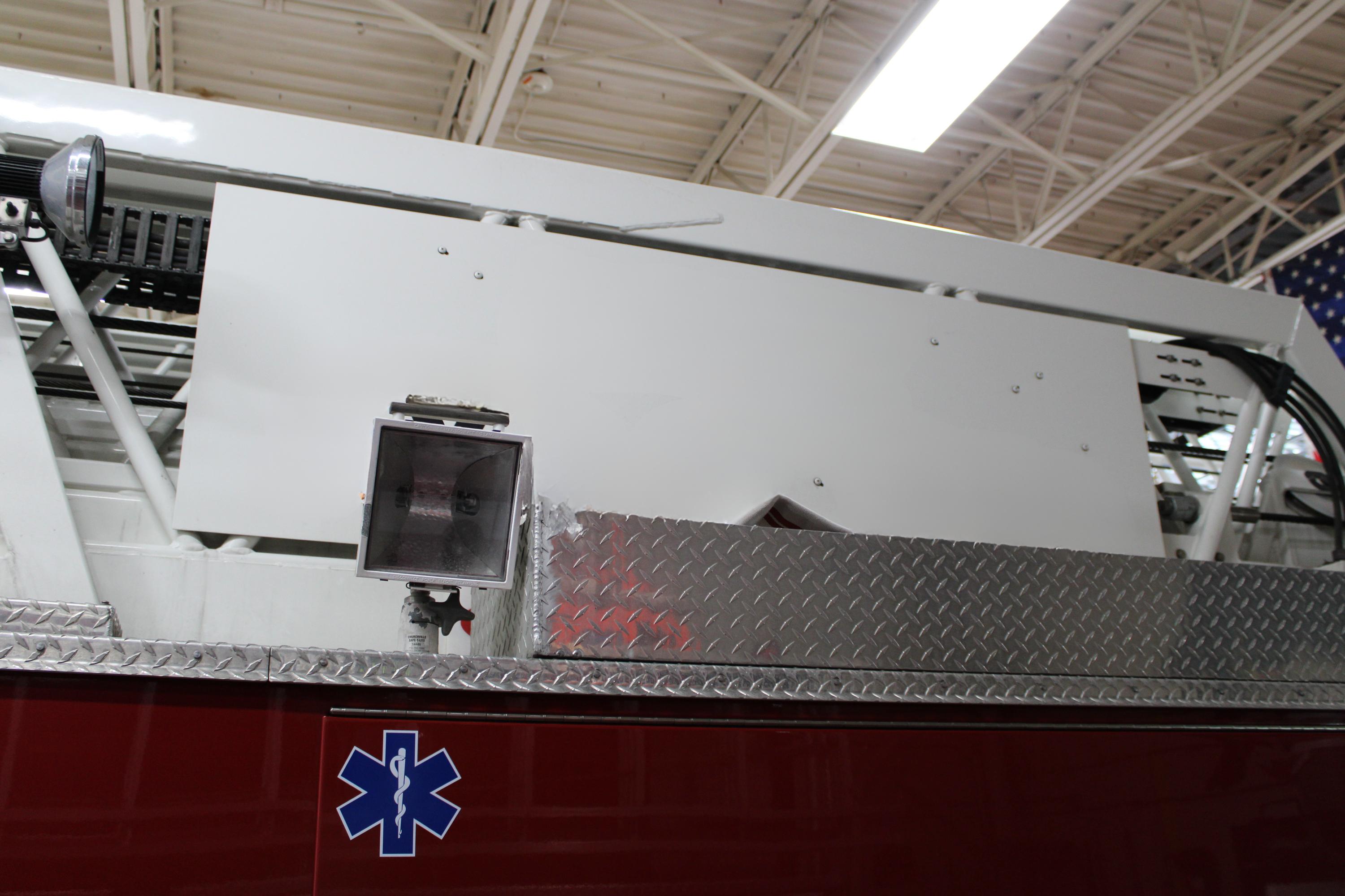 2003 Pierce 95' Mid-Mount Platform - image 15