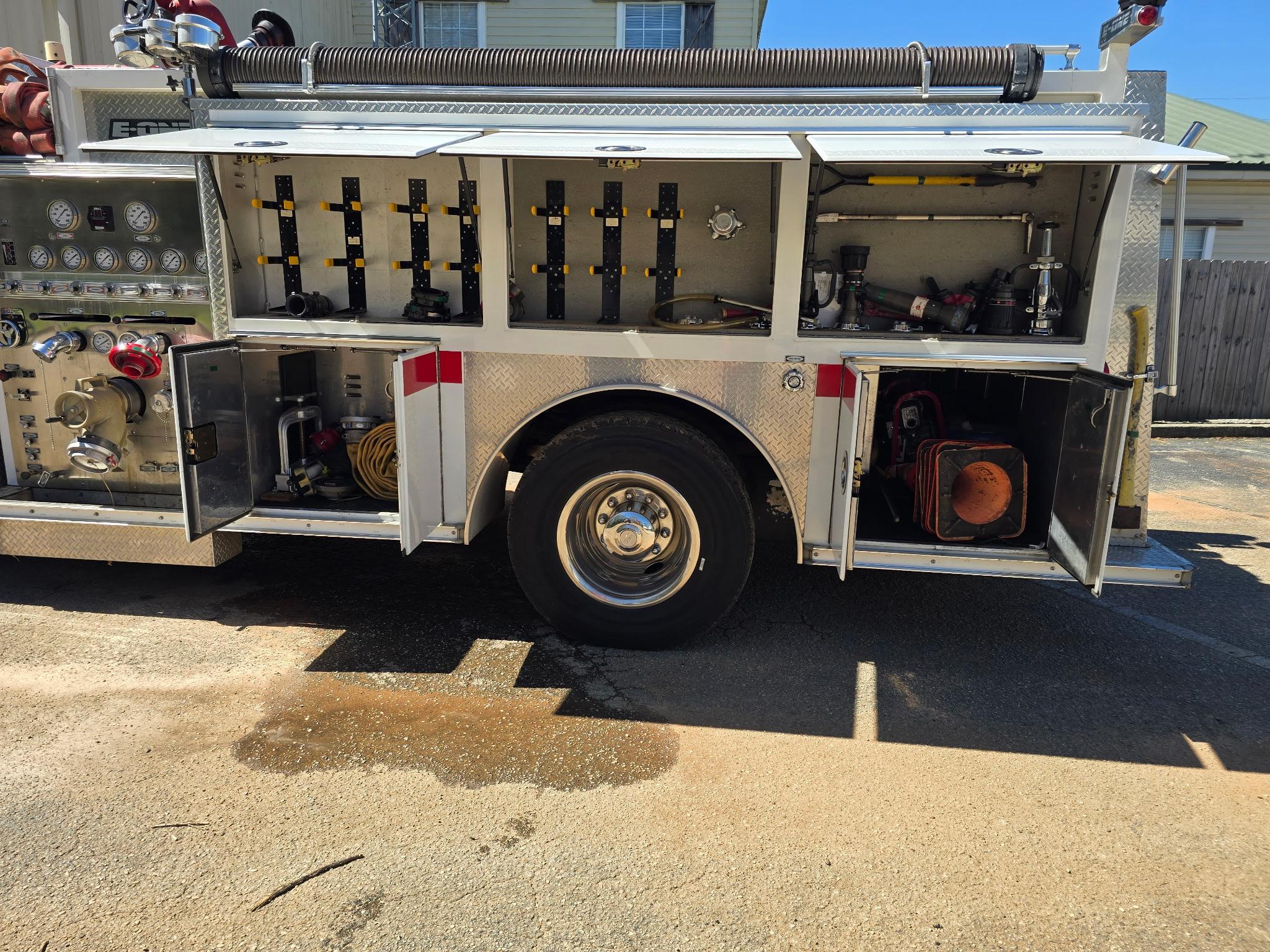 1995 E-One Pumper - image 5