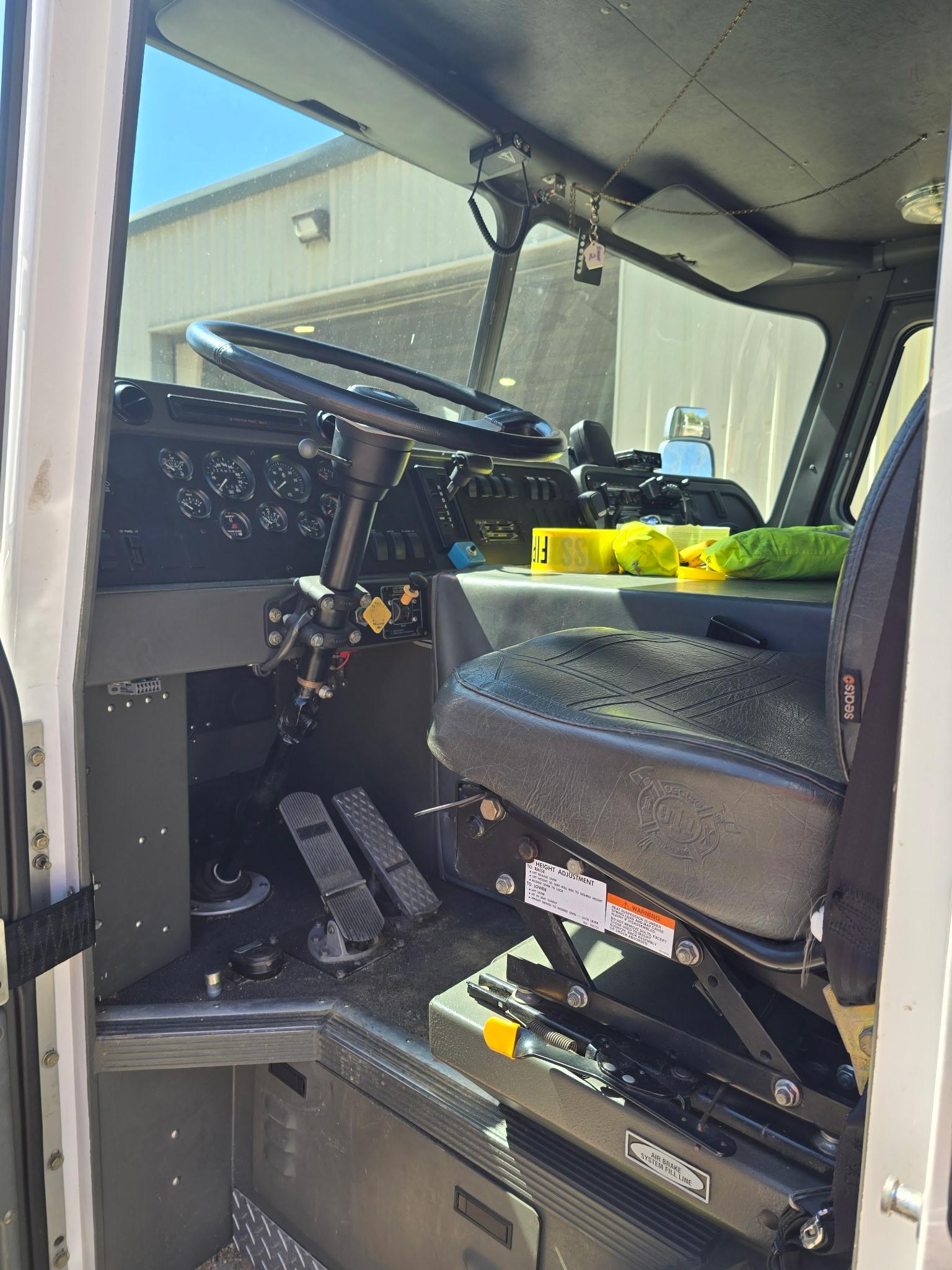 1995 E-One Pumper - image 8