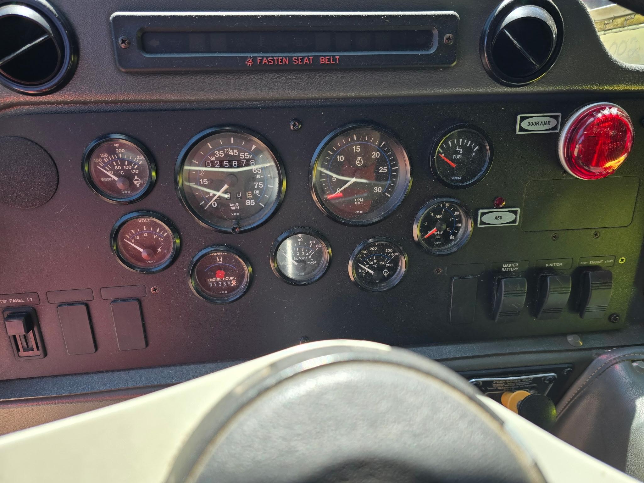1995 E-One Pumper - image 7