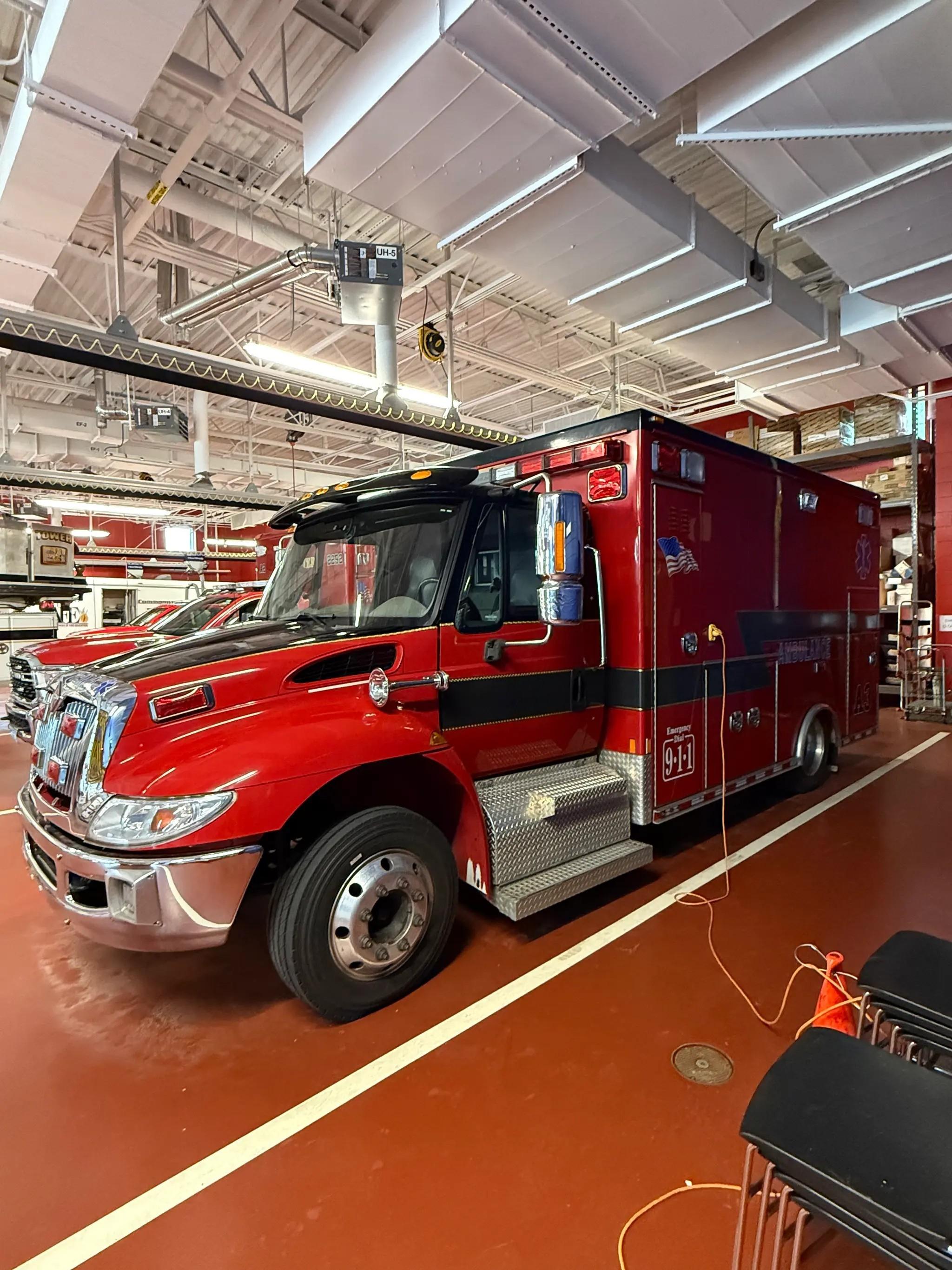2011 International DuraStar Type I - image 2