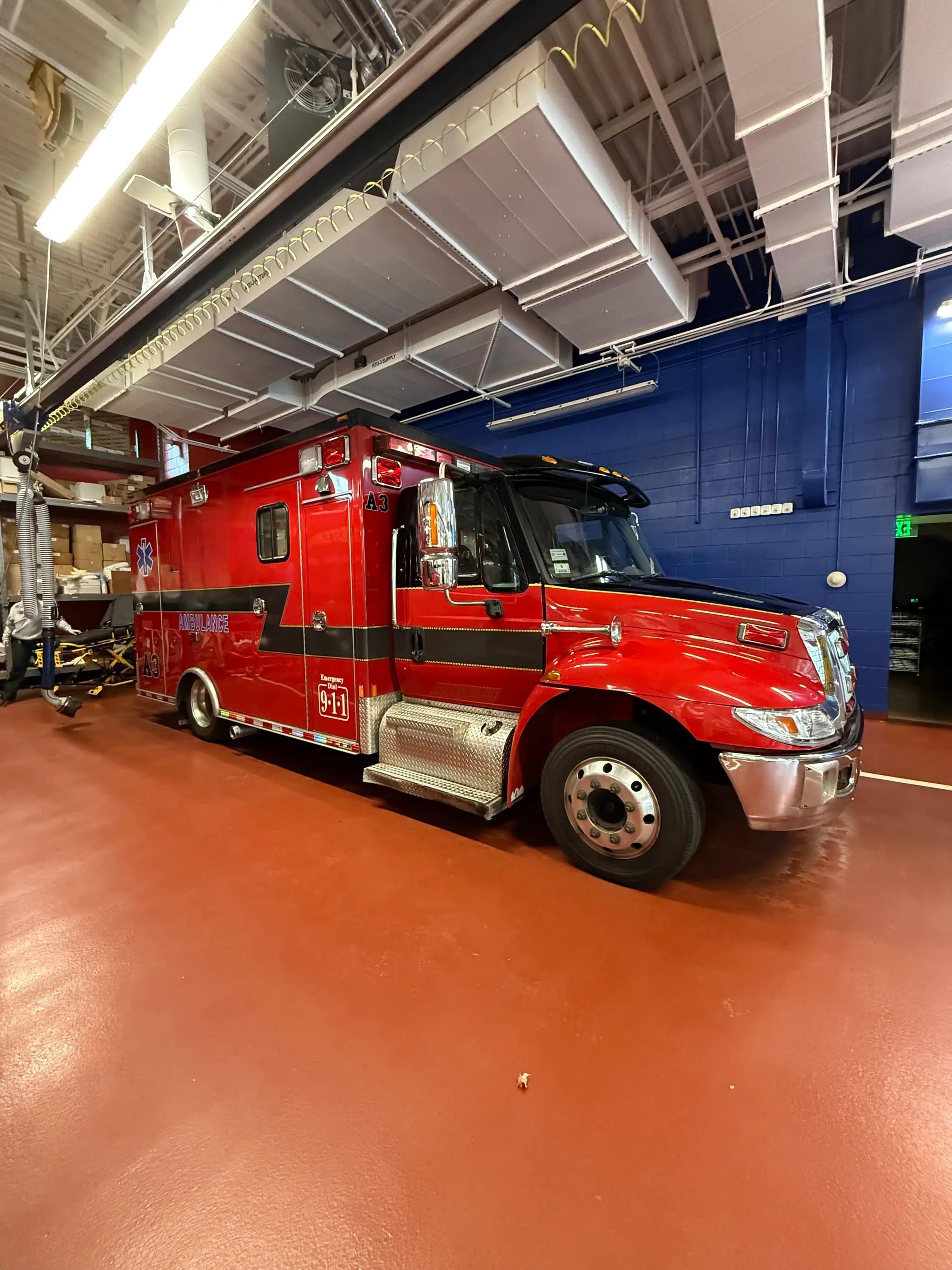 2011 International DuraStar Type I - image 3