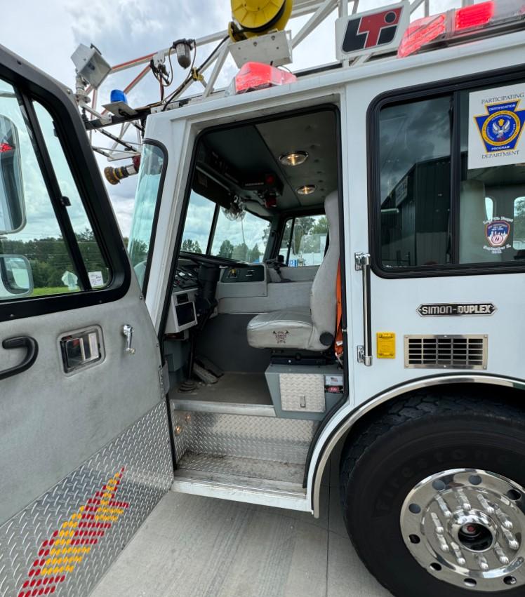 1994 SIMON DUPLEX 75' LADDER/PUMPER - image 8