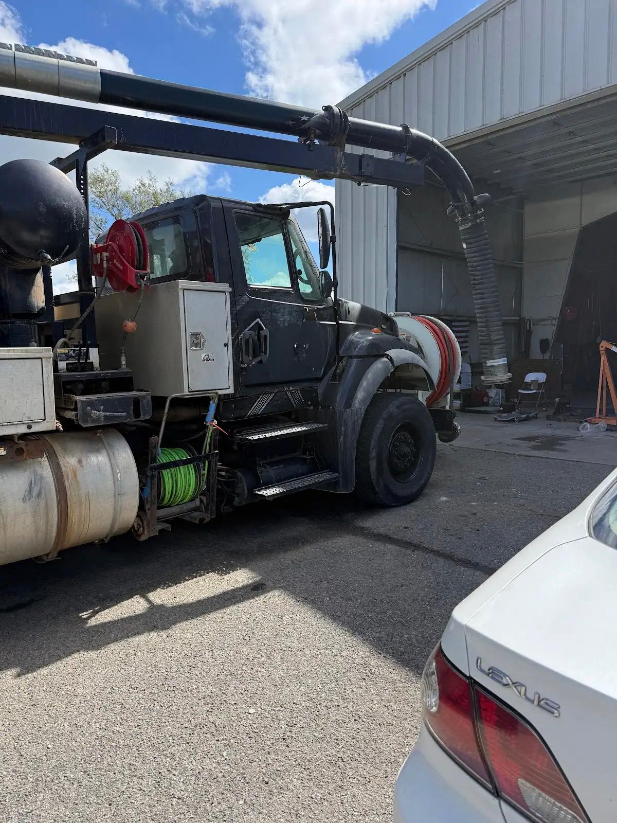 2007 International Vactor Hydrovac - image 3