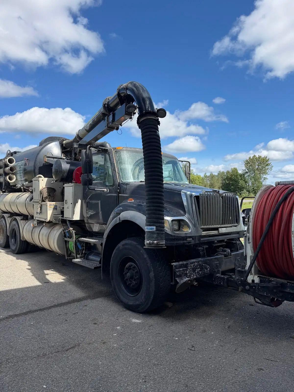 2007 International Vactor Hydrovac - image 8