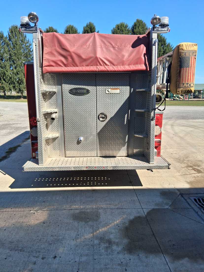 2000 International 4900 Pumper — photo 3