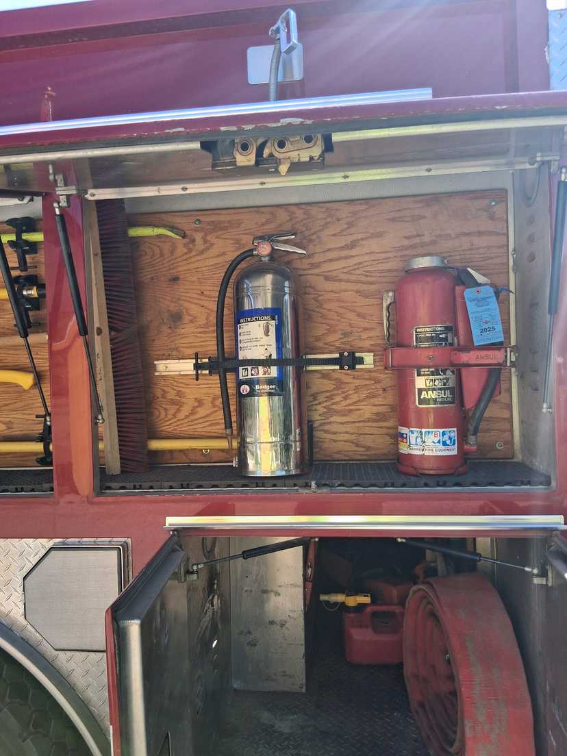 2000 International 4900 Pumper — photo 8