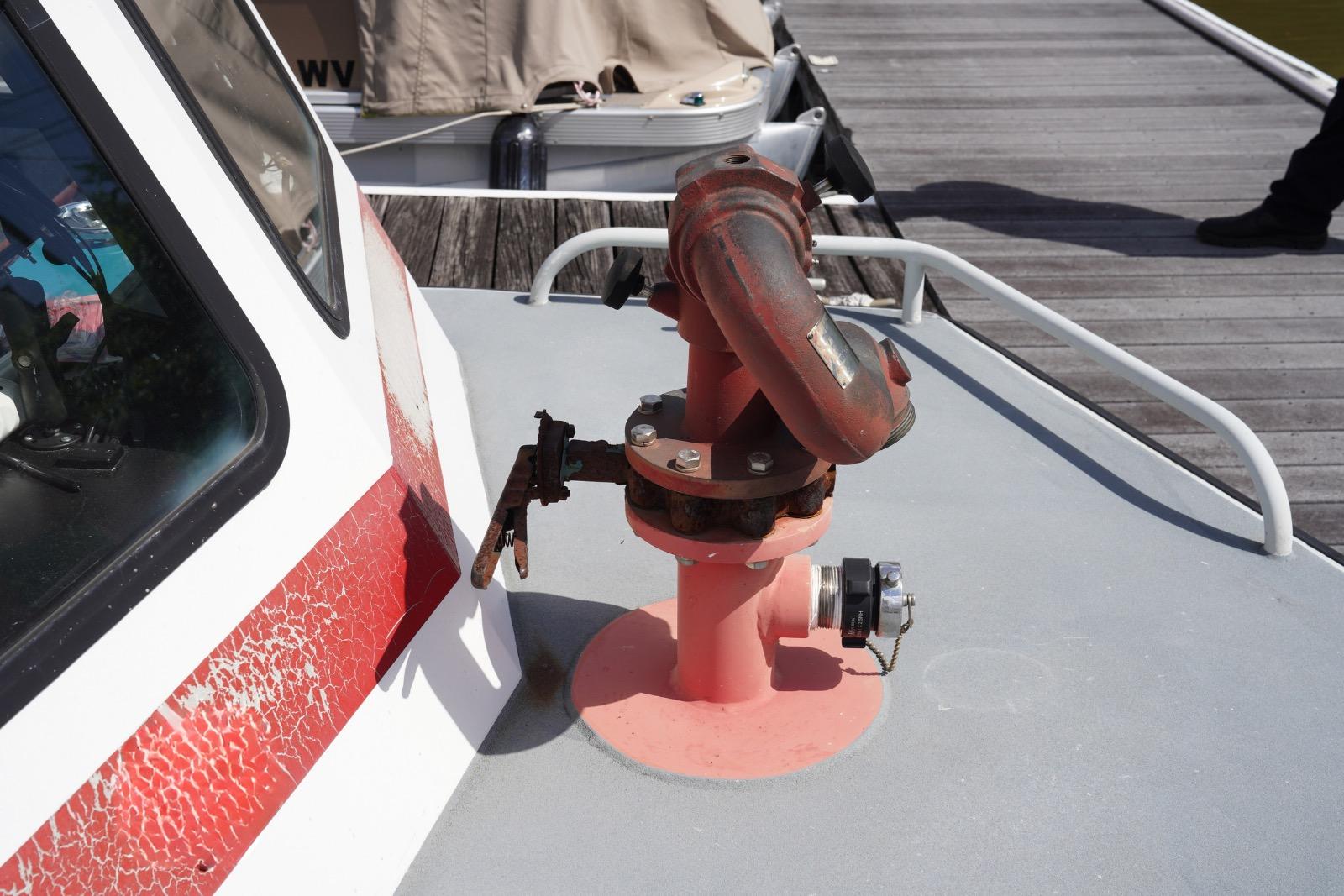 2005 SeaArk Little Giant Fire Boat - image 15
