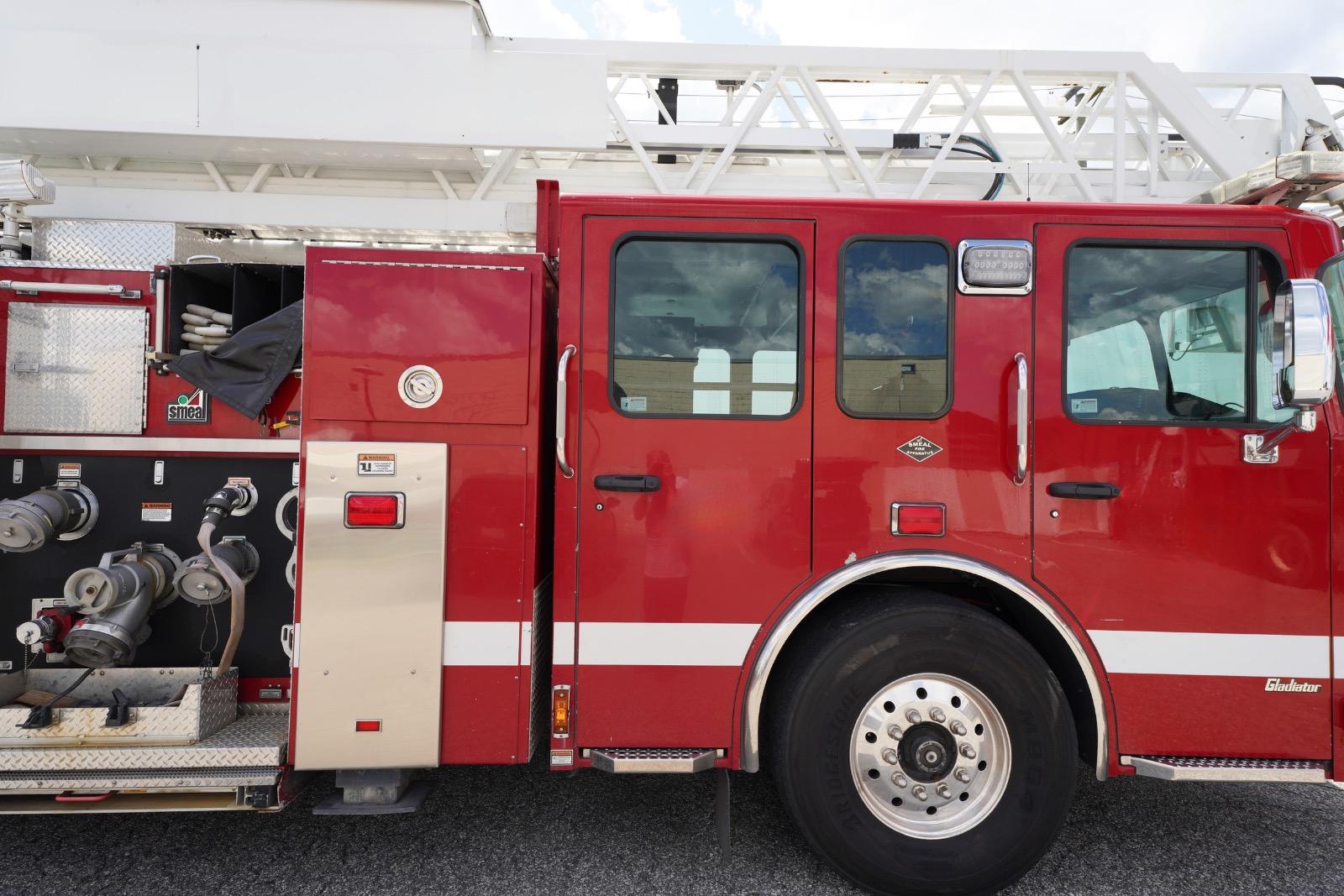 2010 Smeal Spartan 100' Aerial - image 15