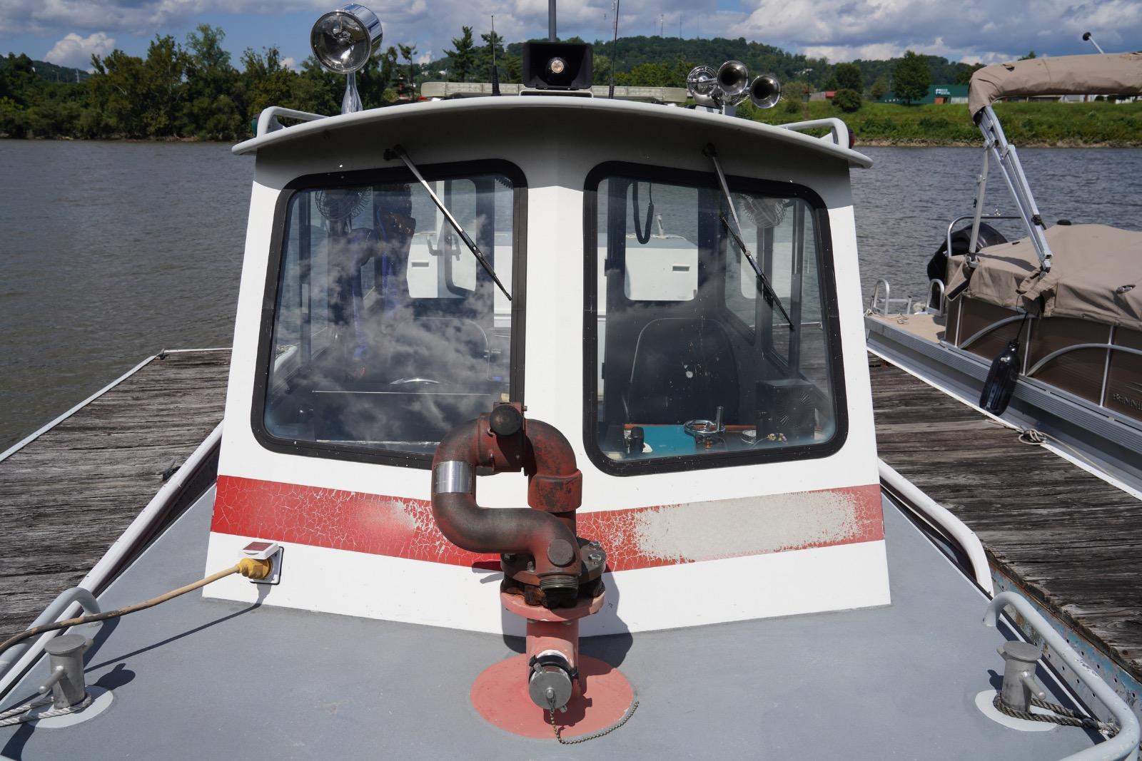 2005 SeaArk Little Giant Fire Boat - image 3