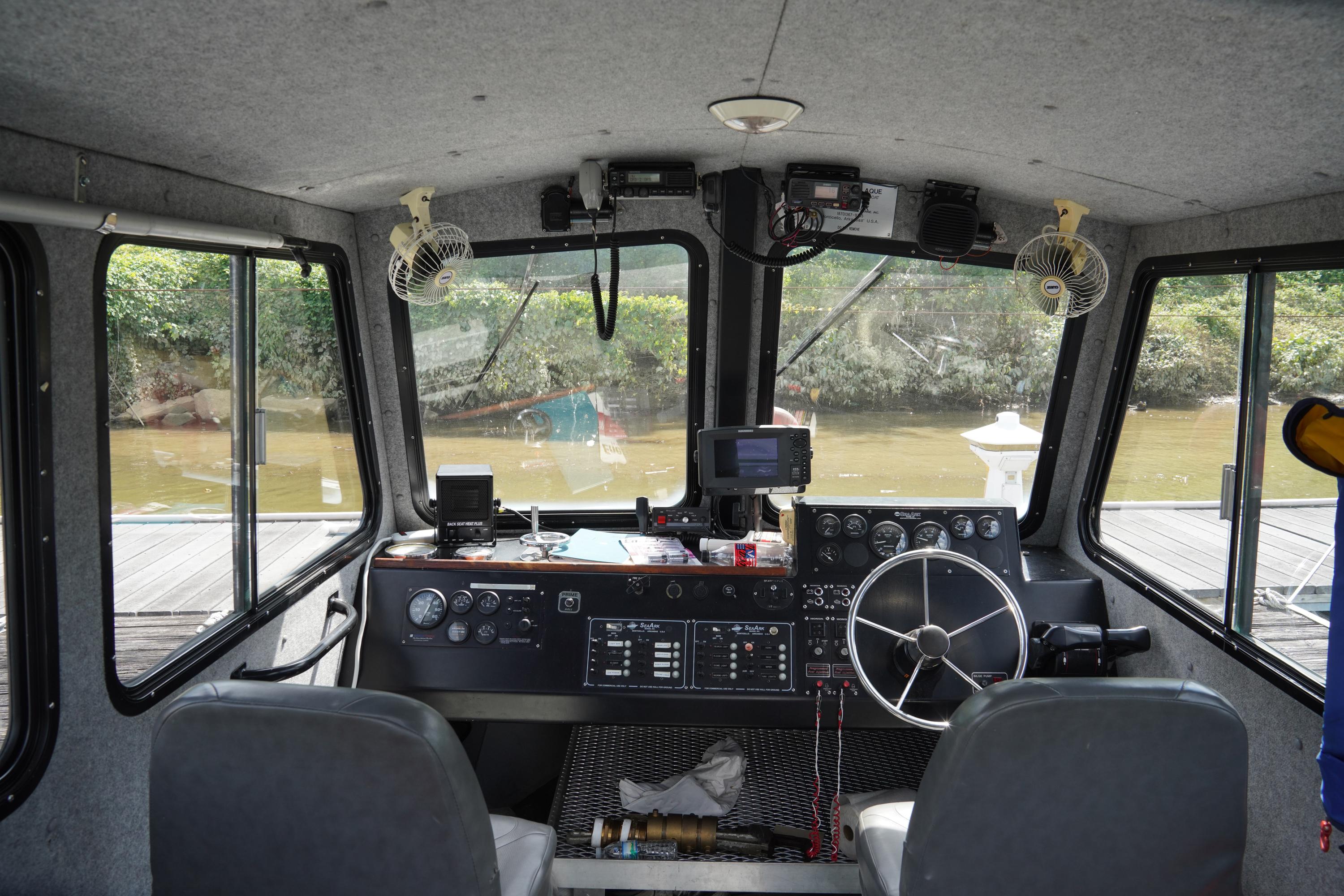 2005 SeaArk Little Giant Fire Boat - image 32