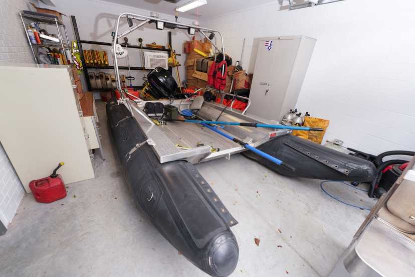 2000 DIB (Demaree inflatable boats) mini snout