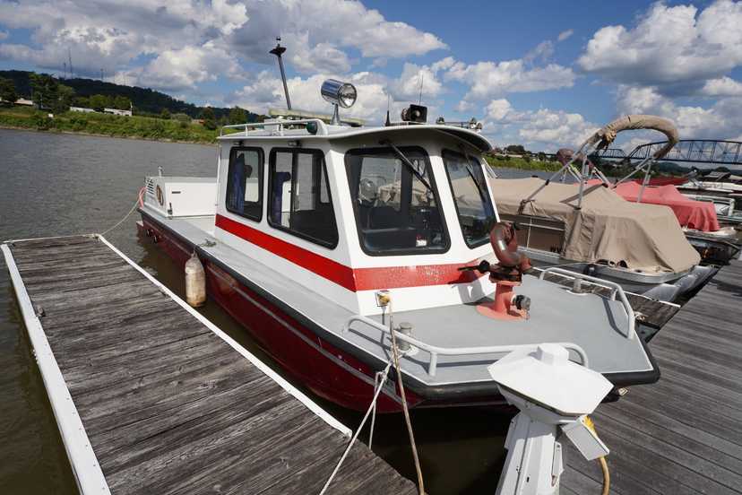2005 SeaArk Little Giant Fire Boat