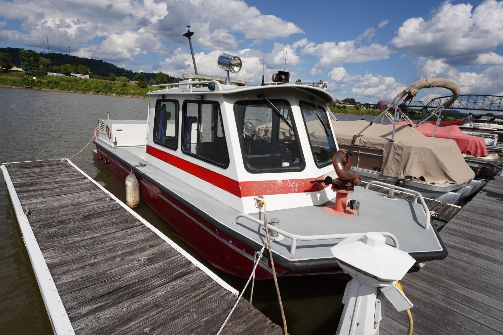 2005 SeaArk Little Giant Fire Boat - image 1