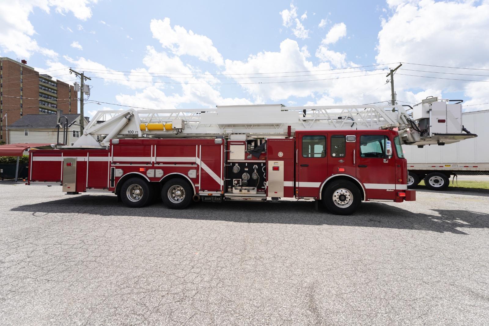 2010 Smeal Spartan 100' Aerial - image 17