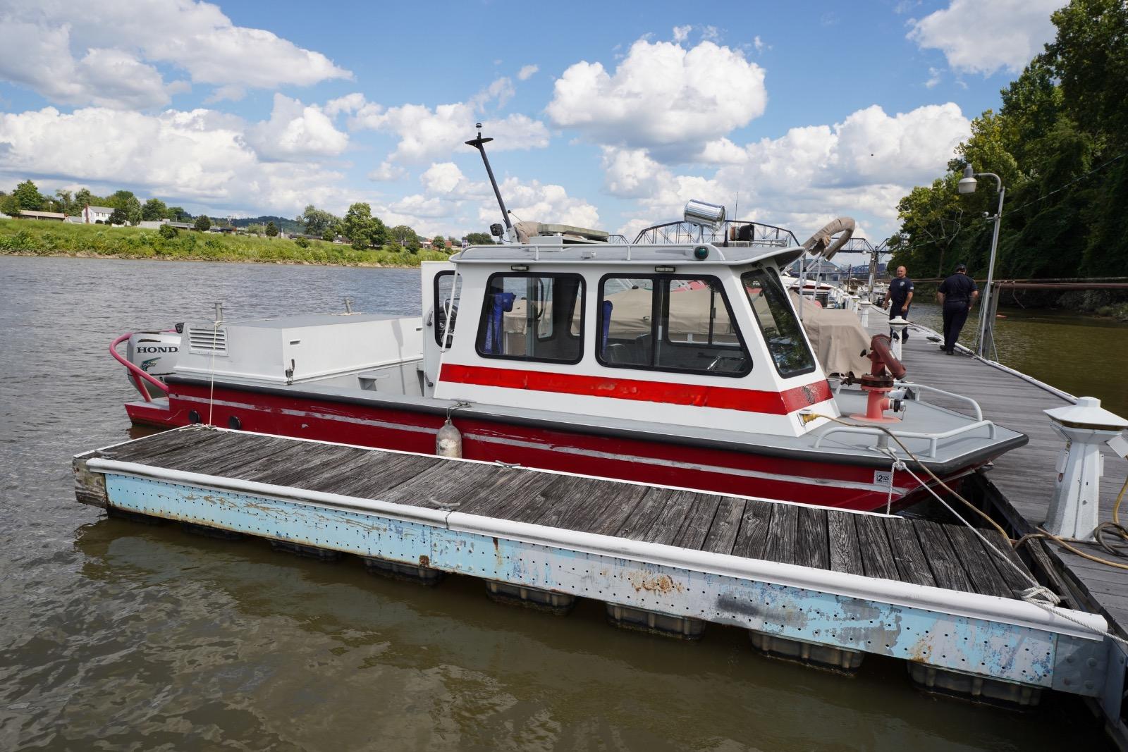 2005 SeaArk Little Giant Fire Boat - image 25