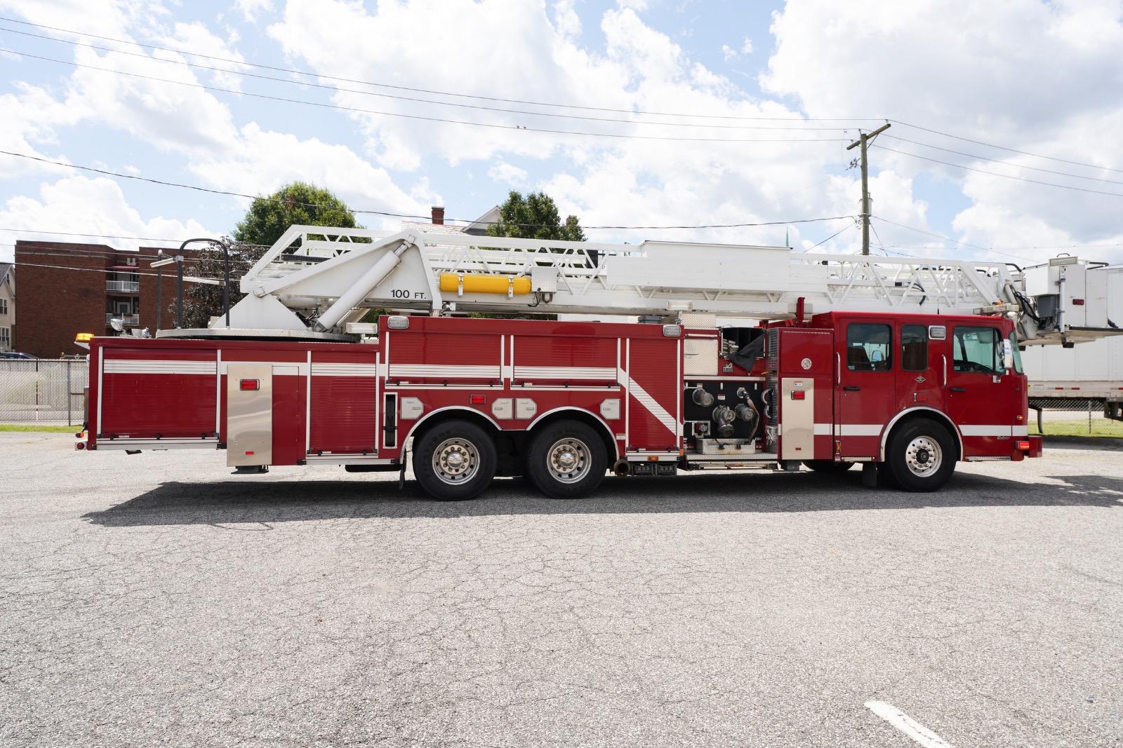 2010 Smeal Spartan 100' Aerial - image 16